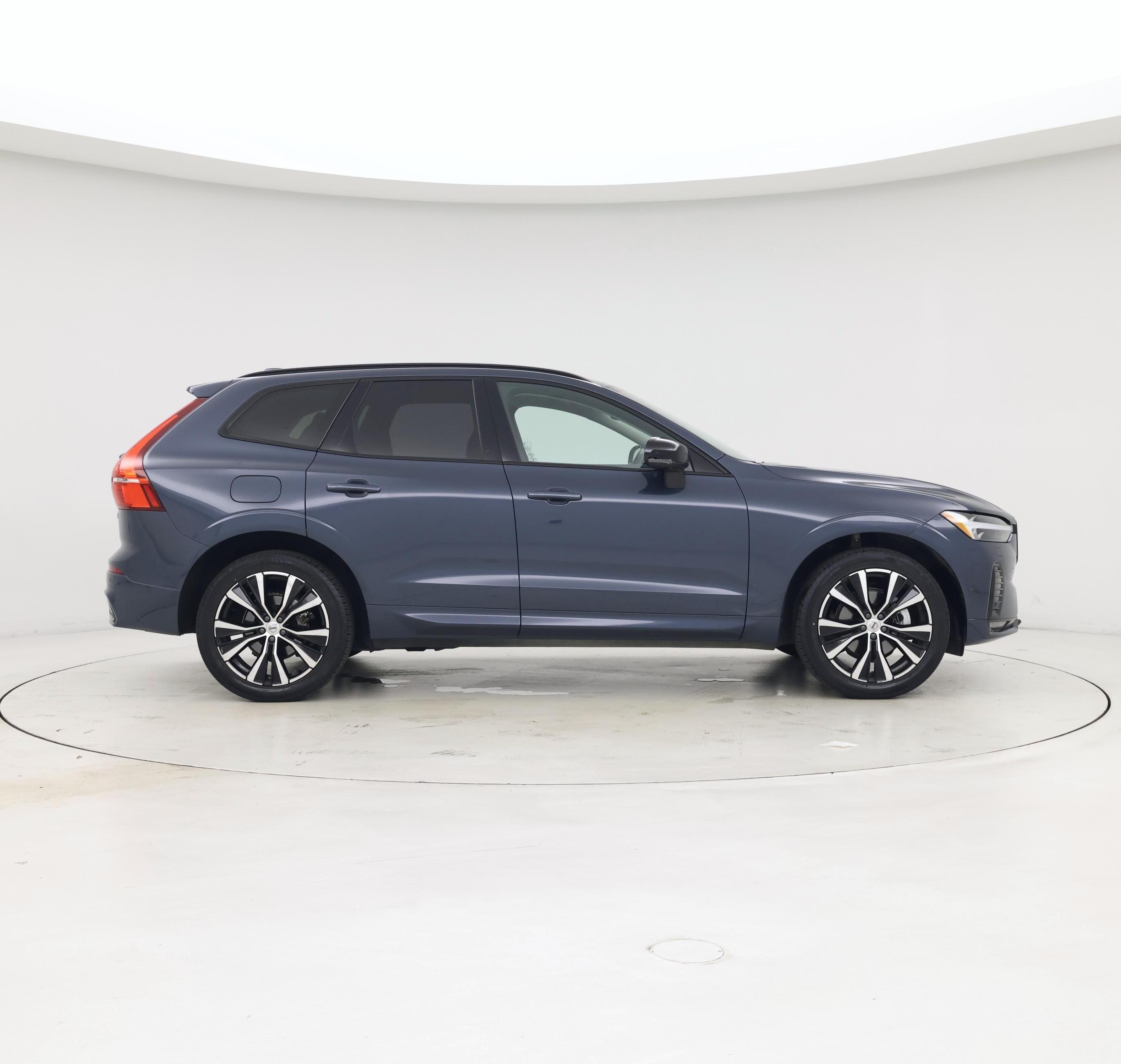 Thumbnail: 2025 Volvo XC60 - 7