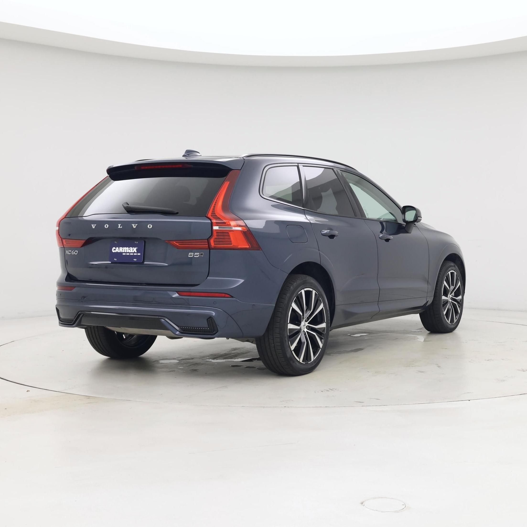Thumbnail: 2025 Volvo XC60 - 8