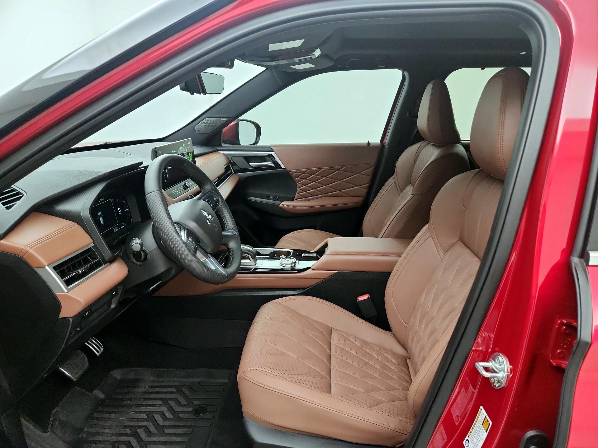Thumbnail: 2025 Mitsubishi Outlander - 11