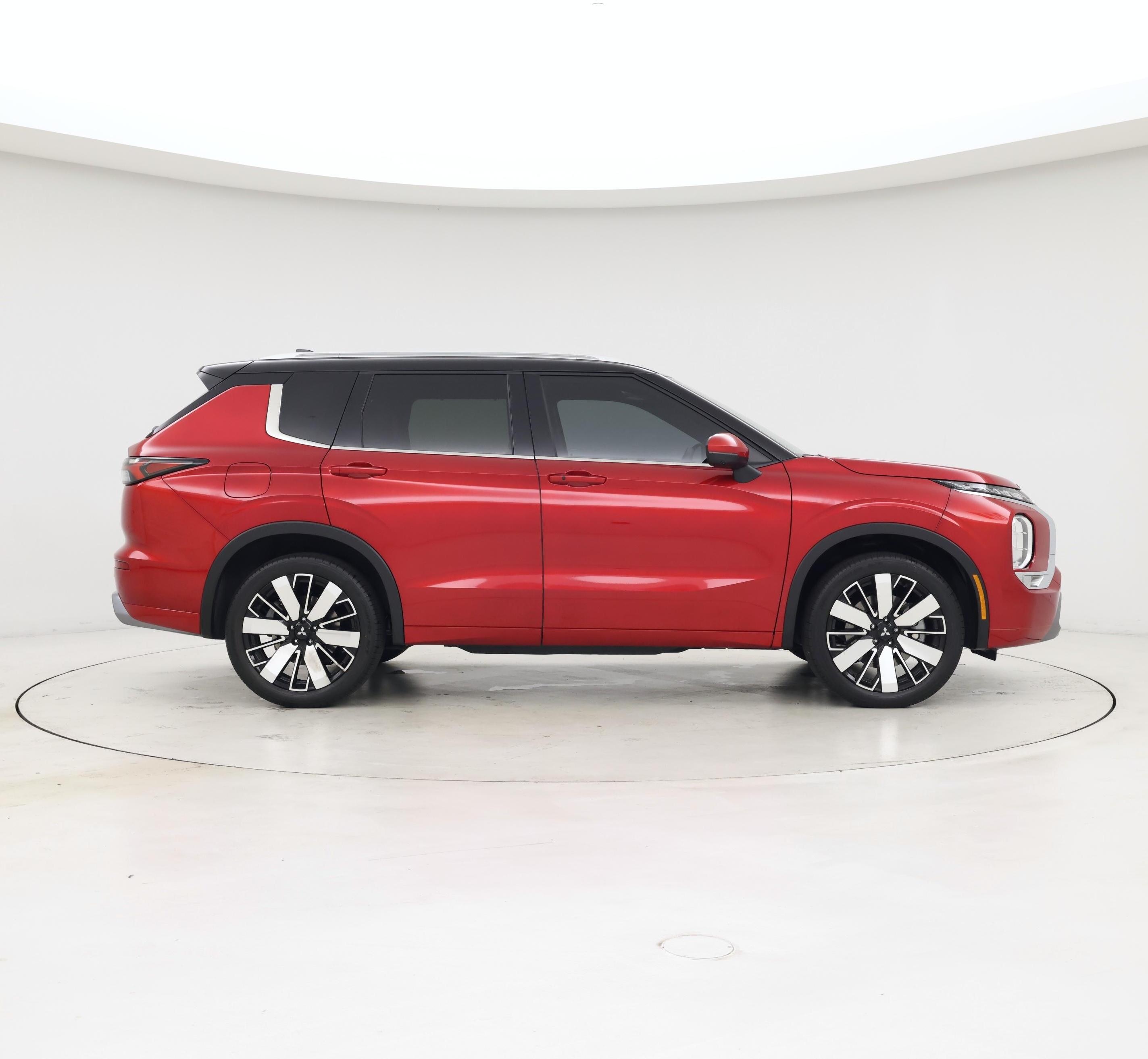 Thumbnail: 2025 Mitsubishi Outlander - 7