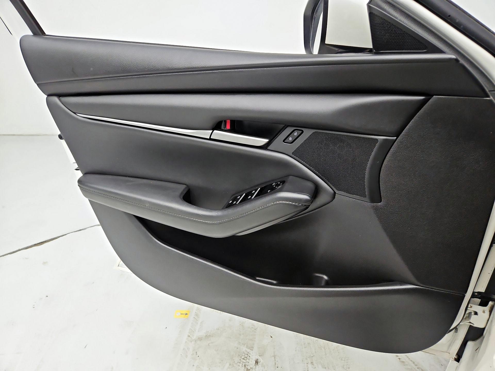 Thumbnail: 2022 Mazda Mazda3 - 12