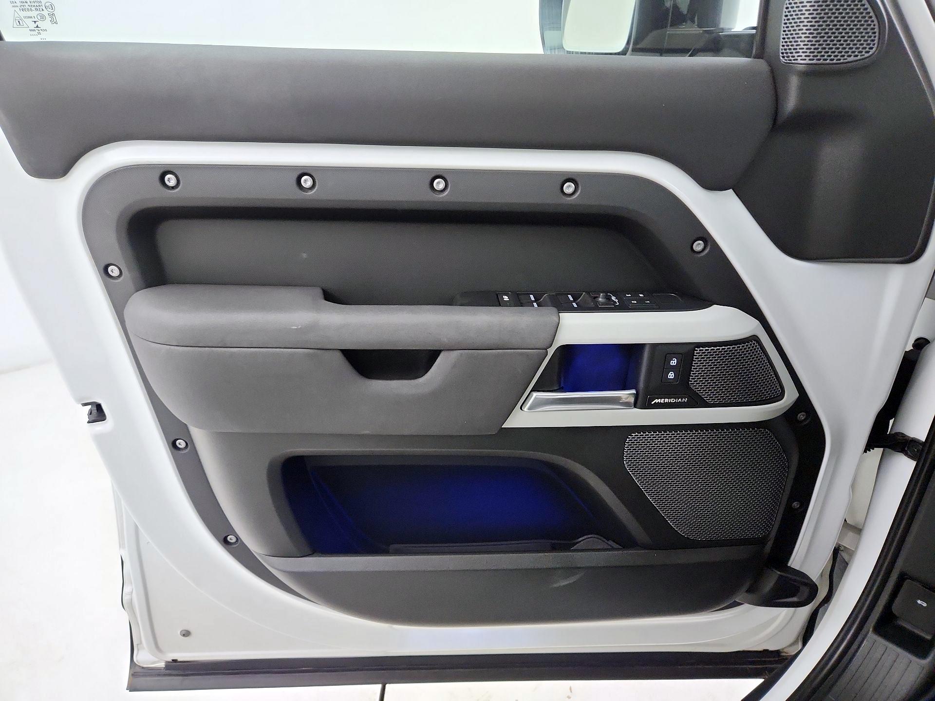 Thumbnail: 2023 Land Rover Defender - 10