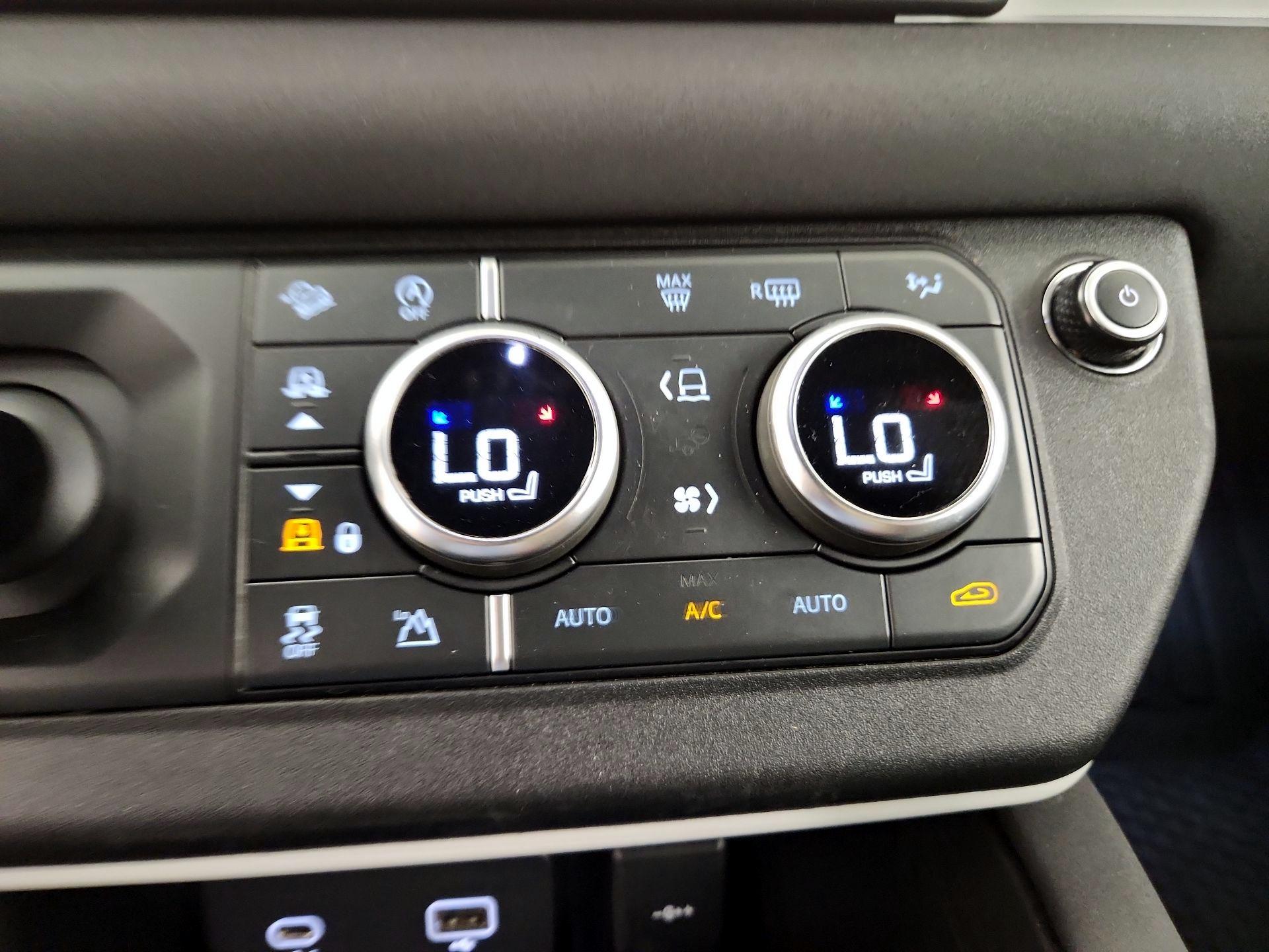 Thumbnail: 2023 Land Rover Defender - 15