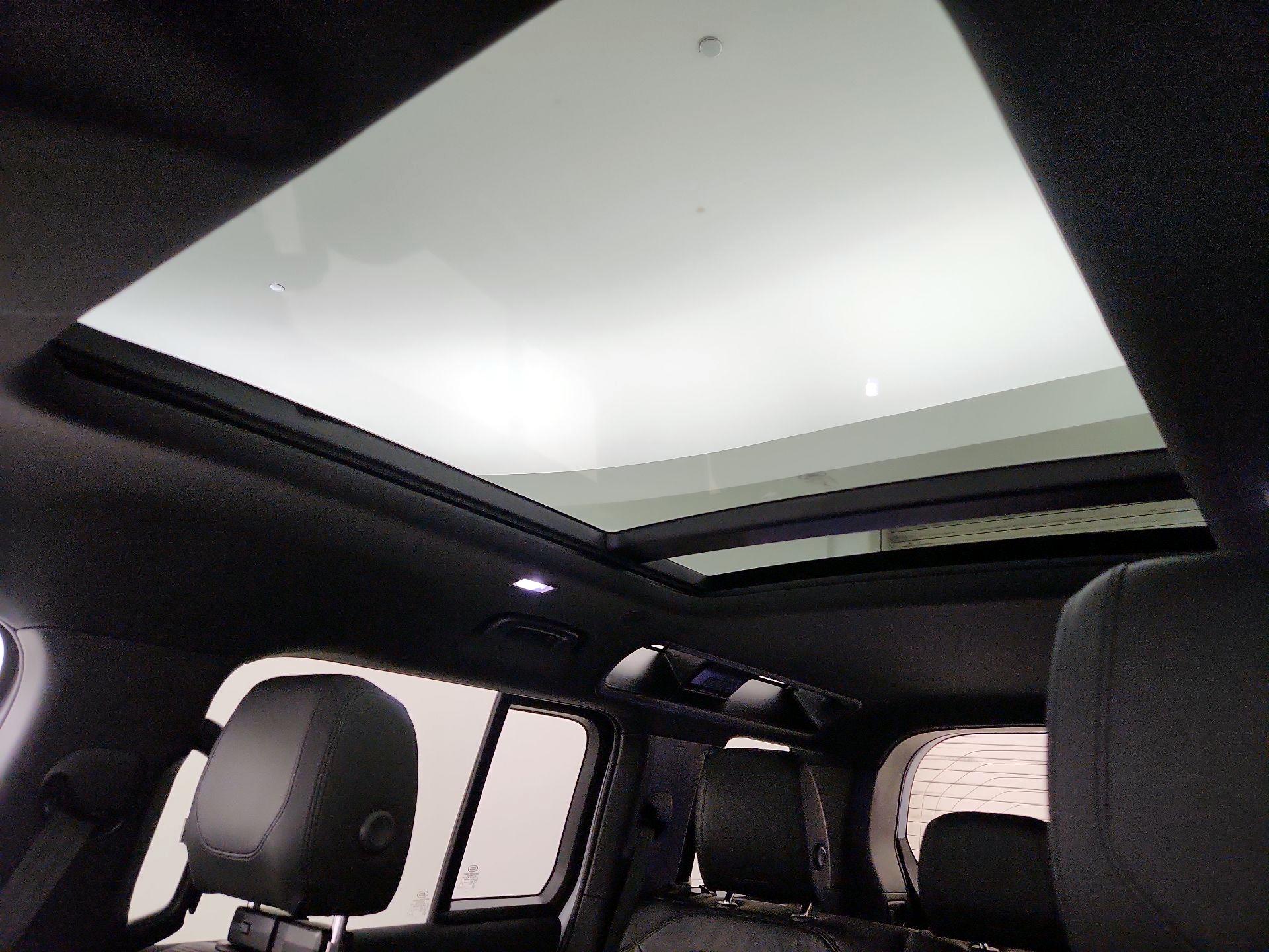 Thumbnail: 2023 Land Rover Defender - 18