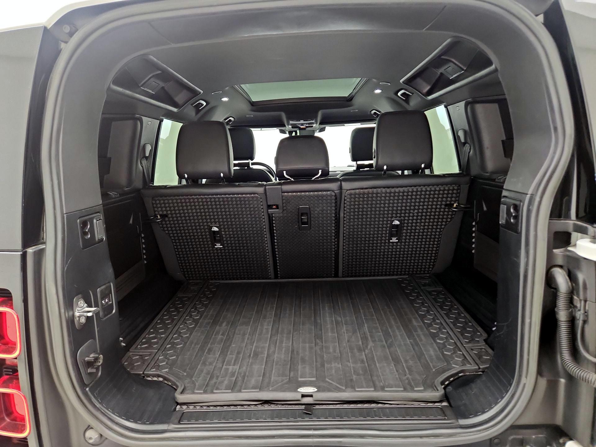 Thumbnail: 2023 Land Rover Defender - 20