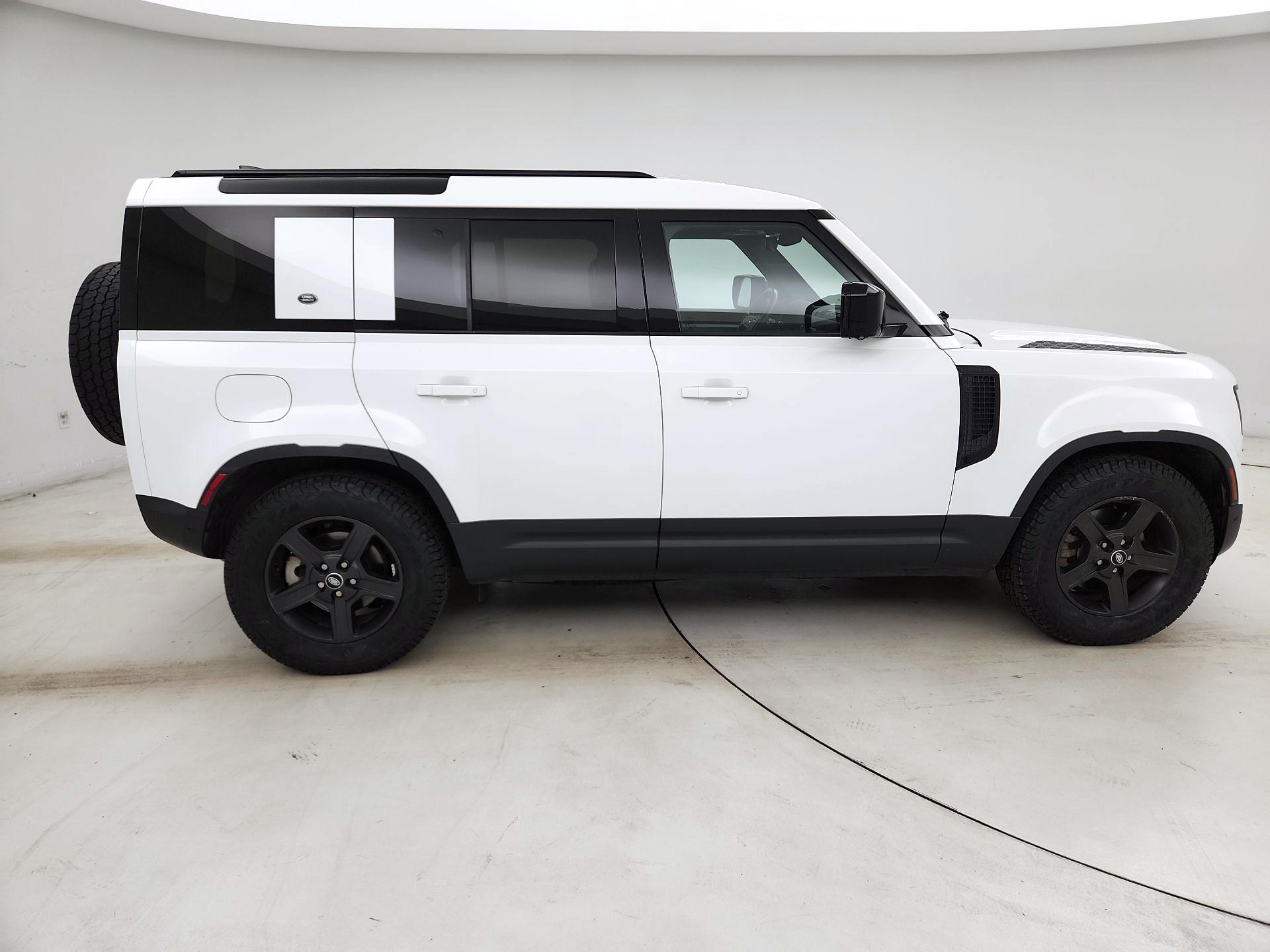 Thumbnail: 2023 Land Rover Defender - 4