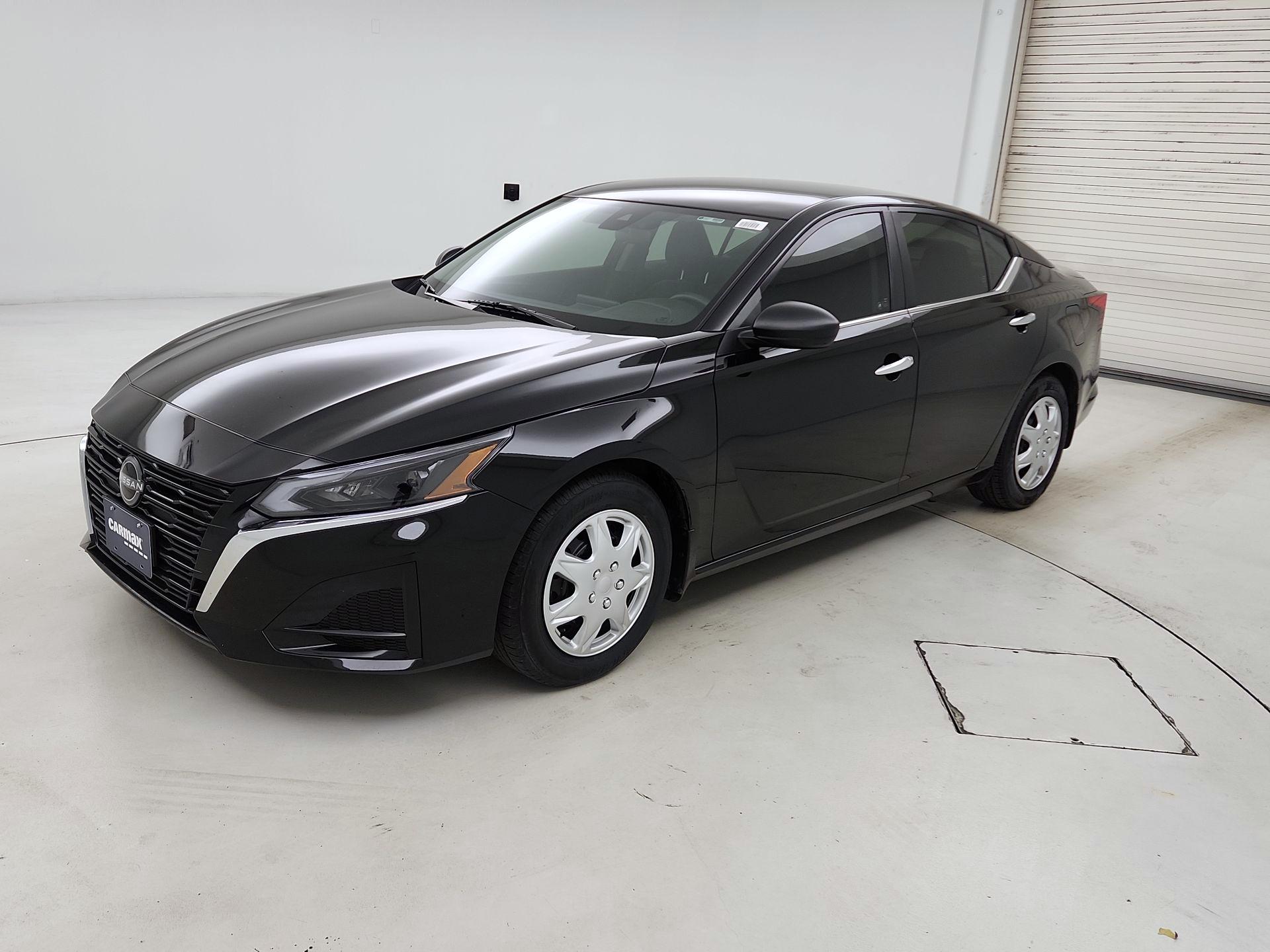 Thumbnail: 2024 Nissan Altima - 3