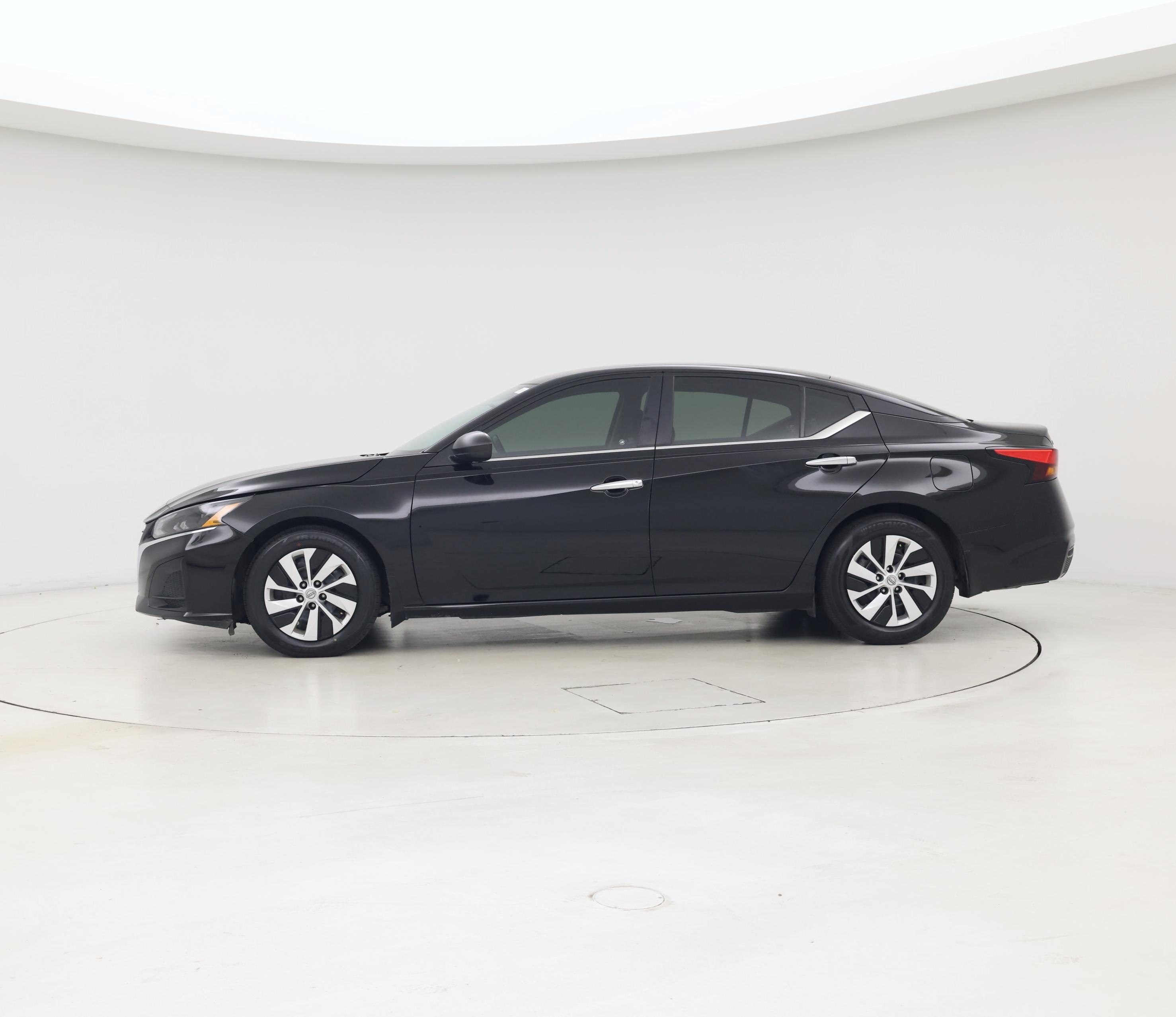 Thumbnail: 2024 Nissan Altima - 3