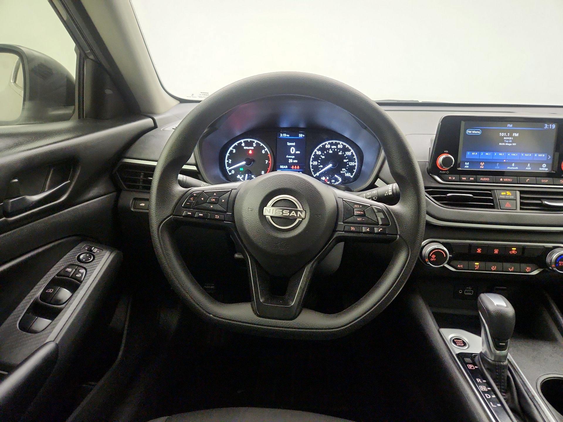 Thumbnail: 2024 Nissan Altima - 10