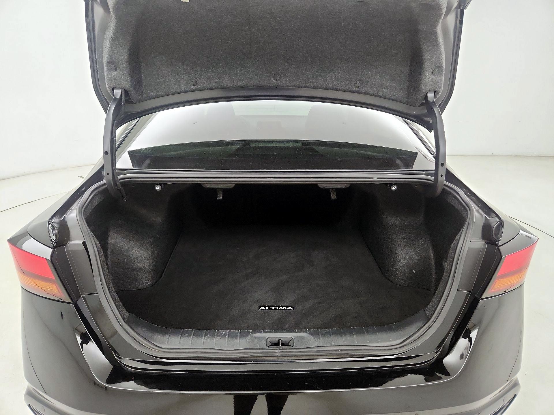 Thumbnail: 2024 Nissan Altima - 20