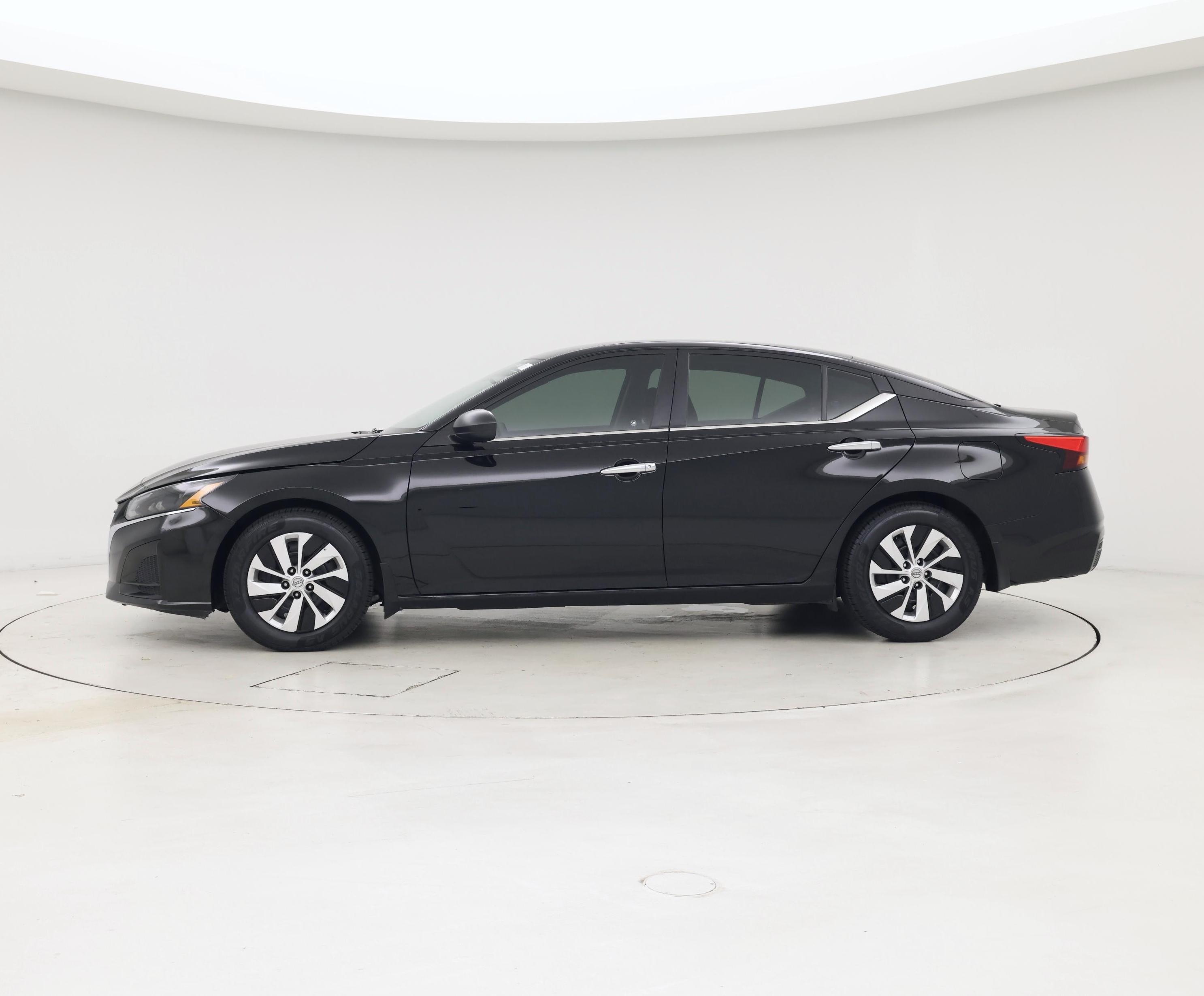 Thumbnail: 2024 Nissan Altima - 3