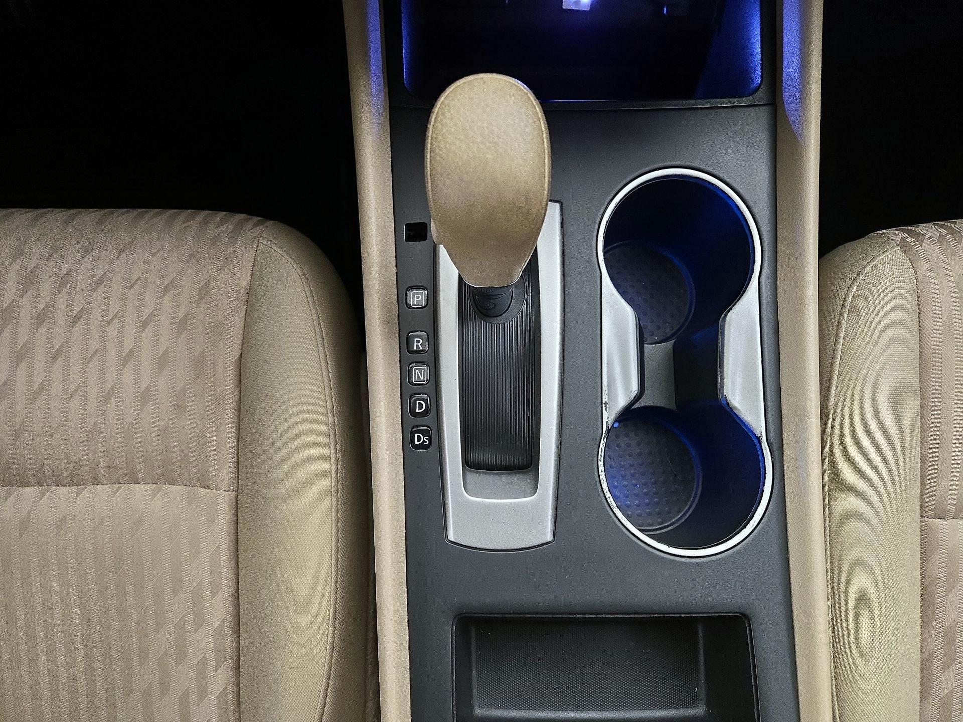 Thumbnail: 2017 Nissan Altima - 17