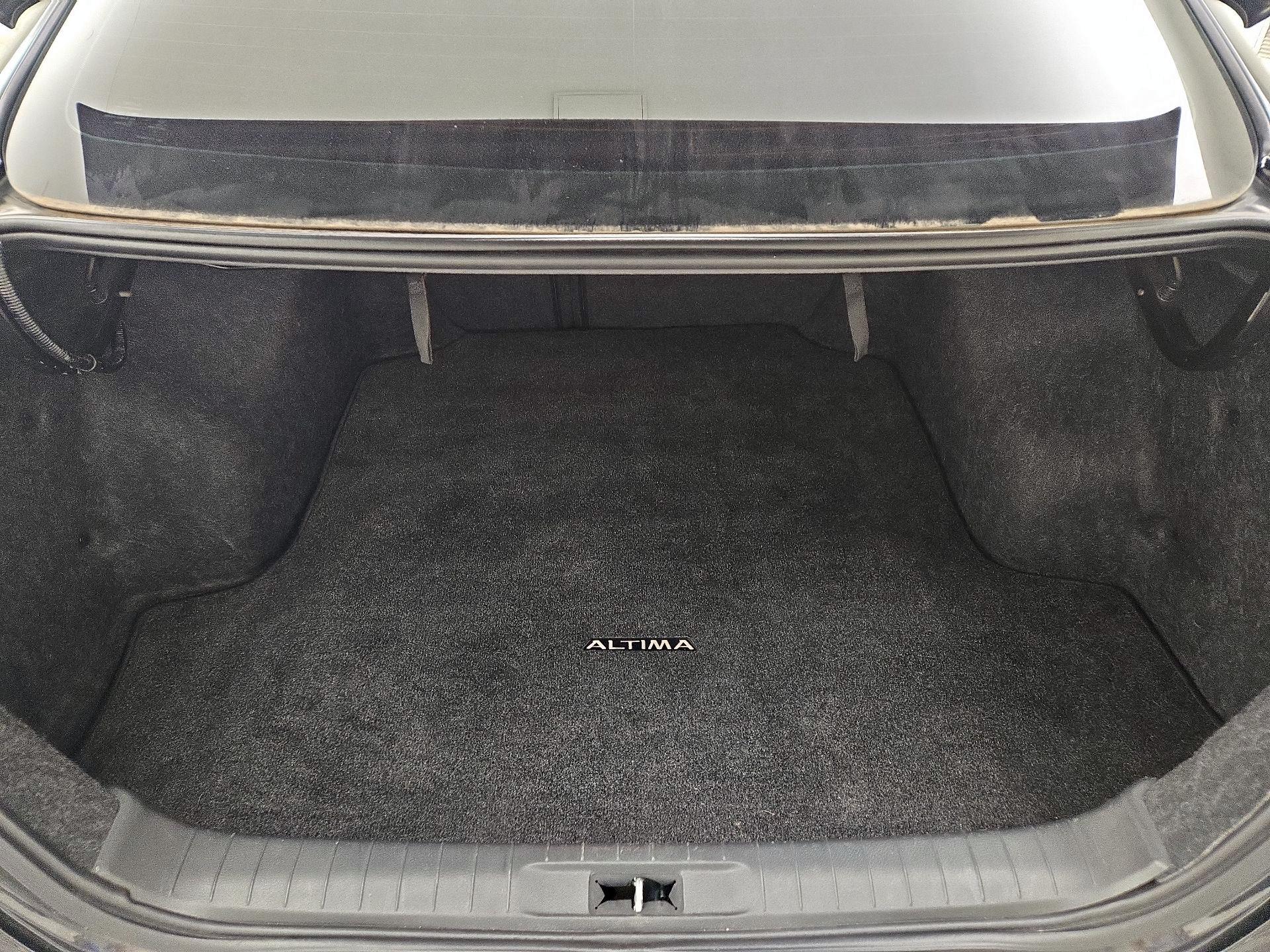 Thumbnail: 2017 Nissan Altima - 20