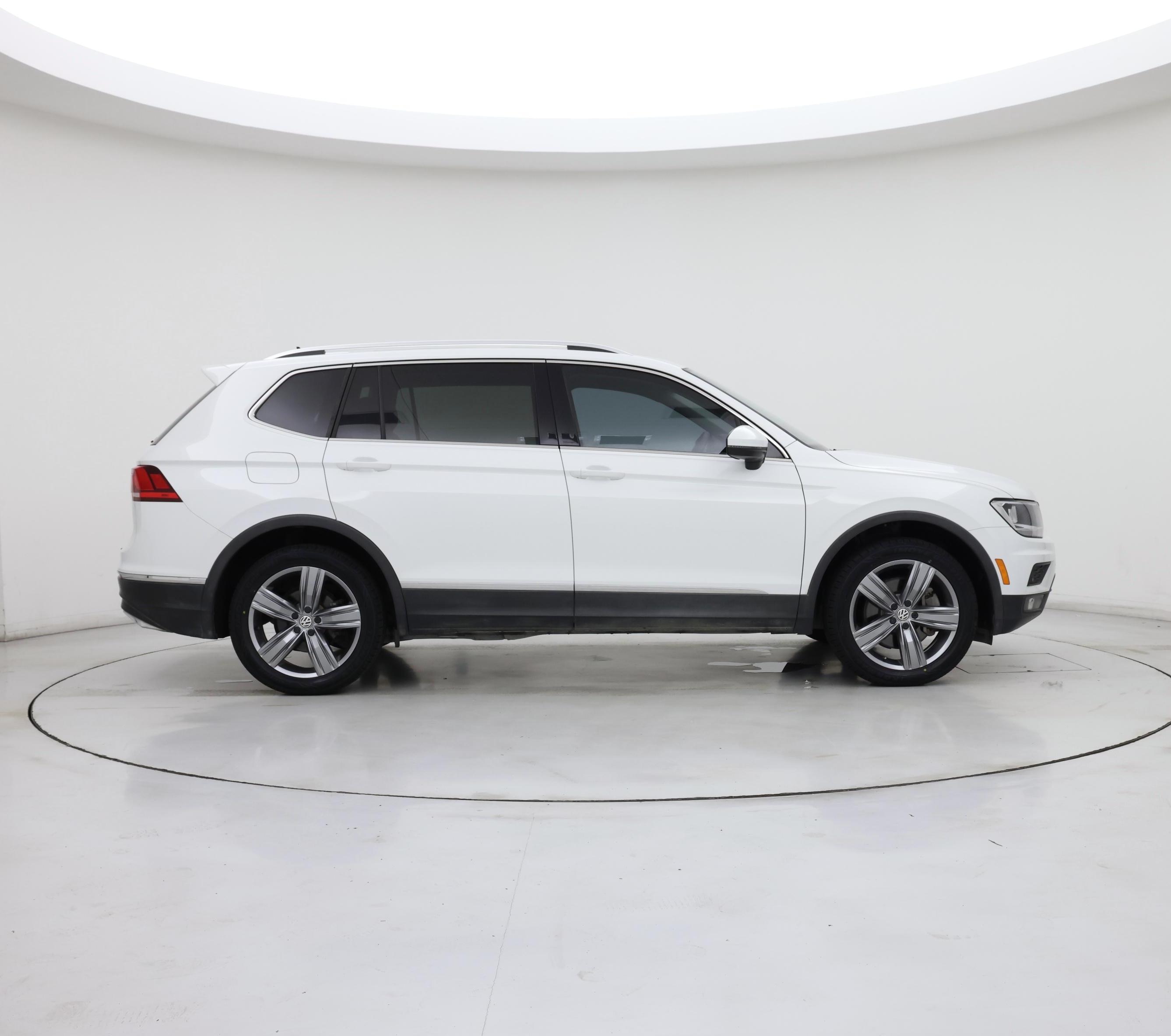 Thumbnail: 2021 Volkswagen Tiguan - 7