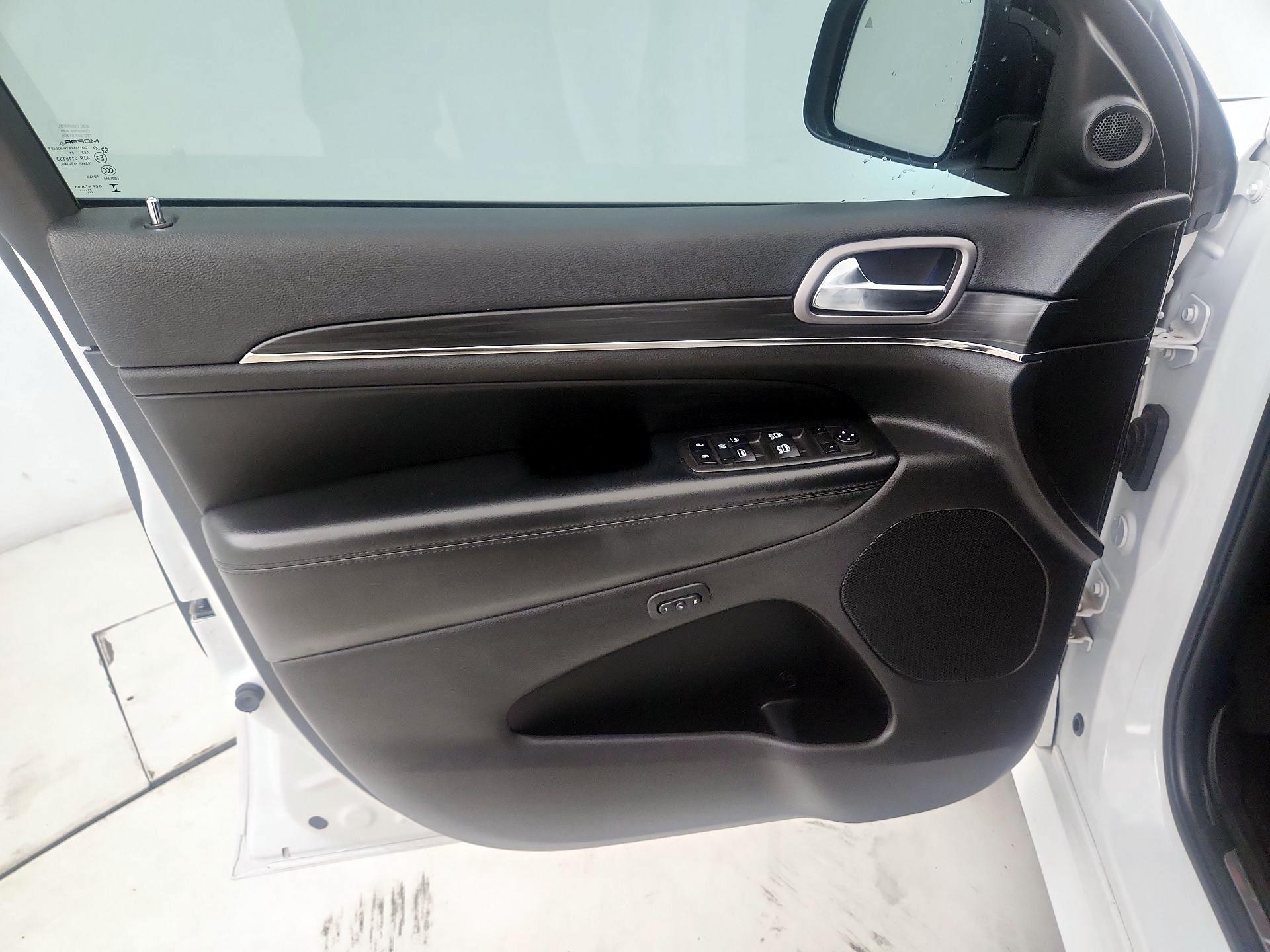 Thumbnail: 2021 Jeep Grand Cherokee - 12