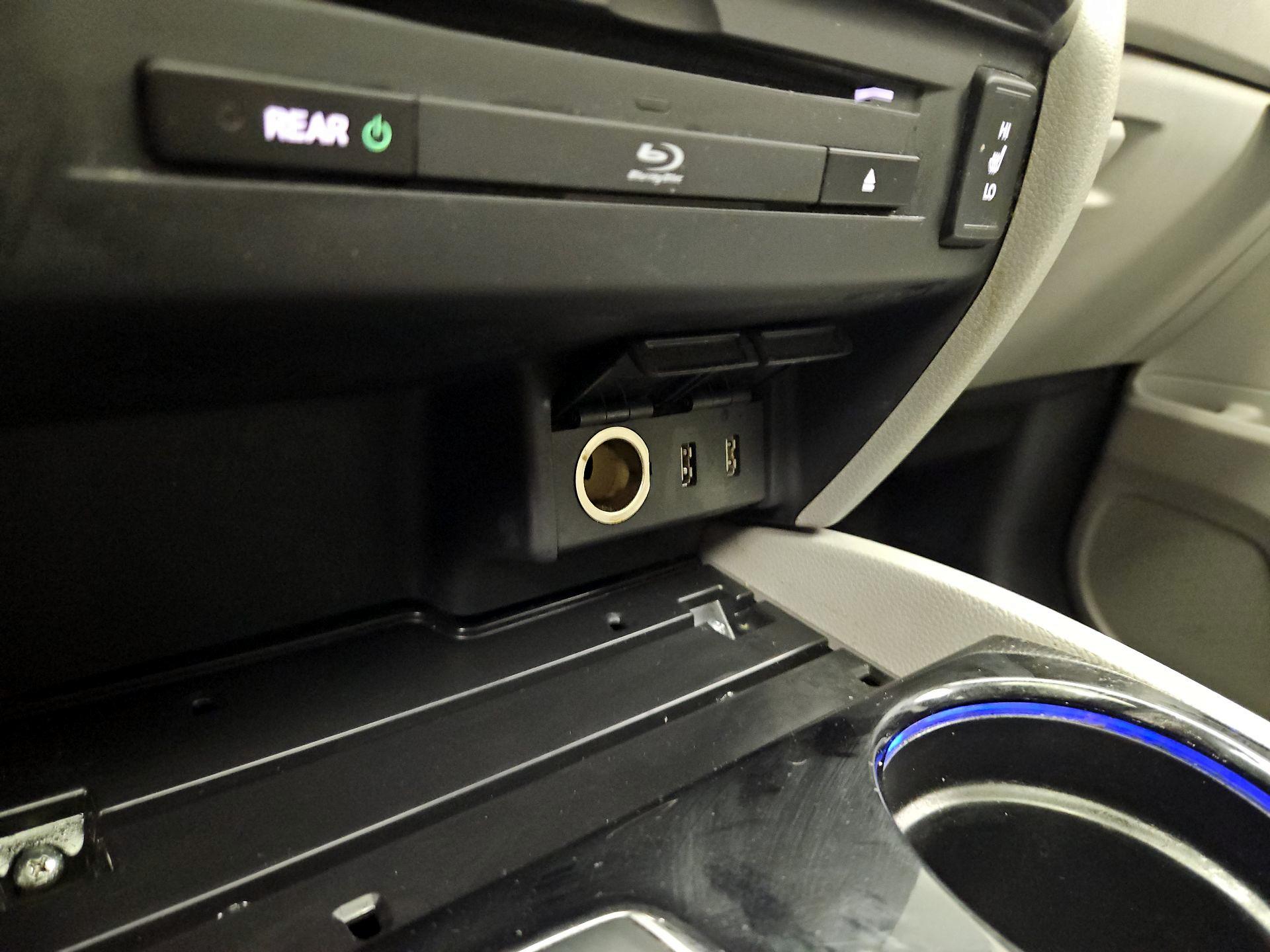 Thumbnail: 2017 Honda Pilot - 19