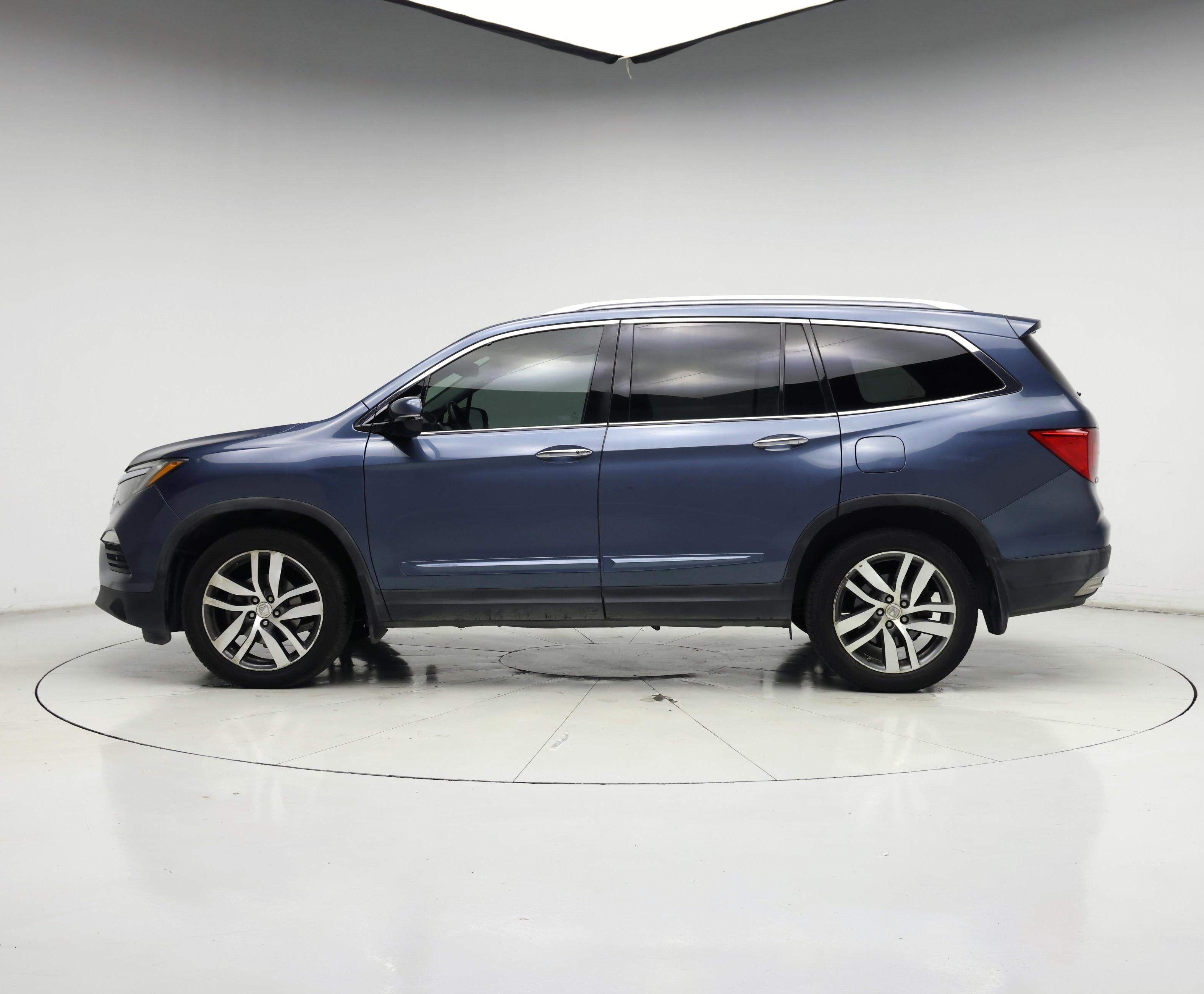 Thumbnail: 2017 Honda Pilot - 3