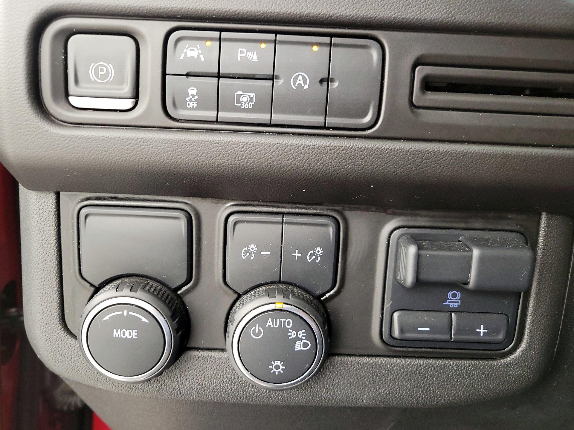 Thumbnail: 2023 Chevrolet Tahoe - 13