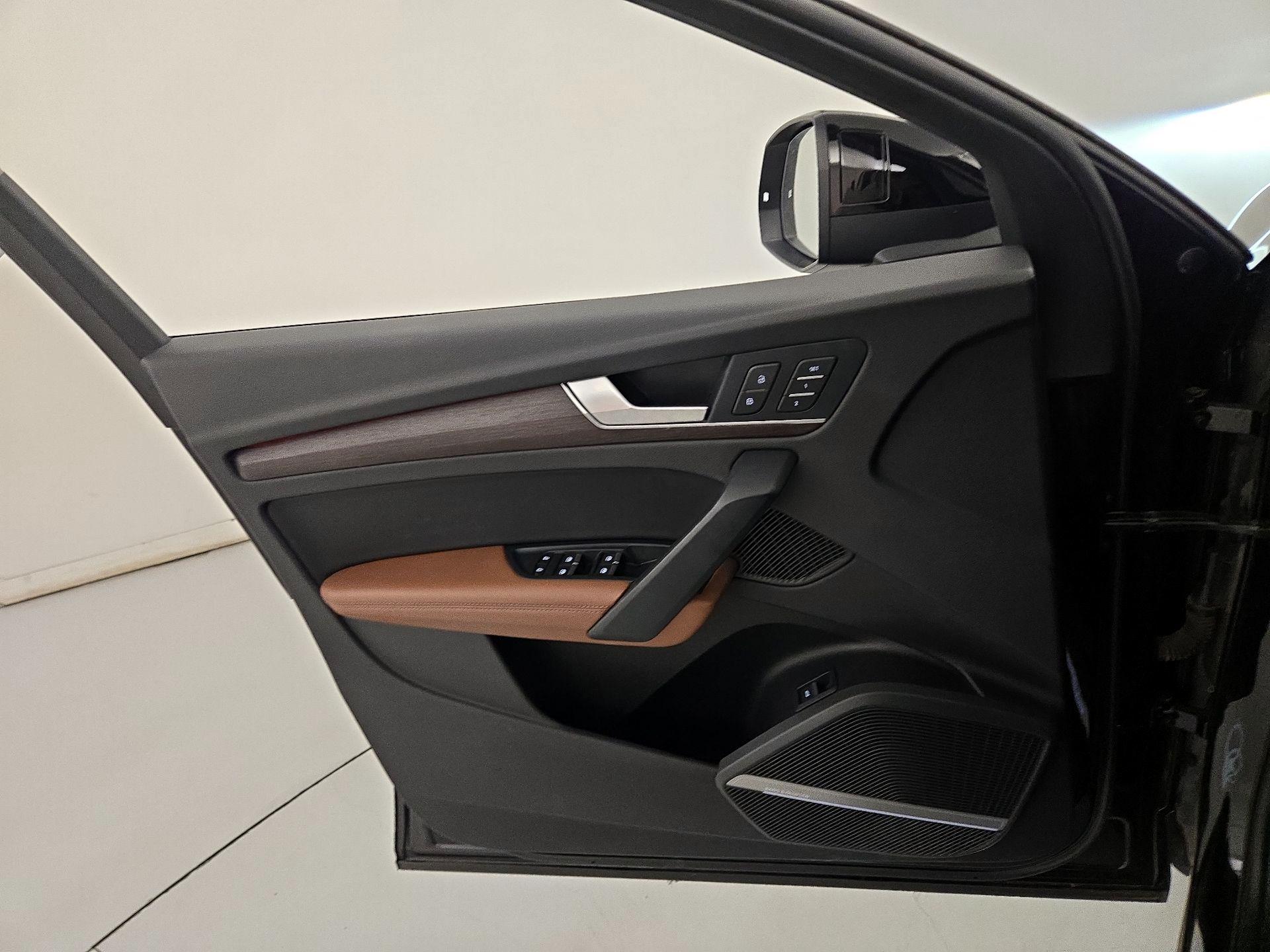 Thumbnail: 2023 Audi Q5 - 12