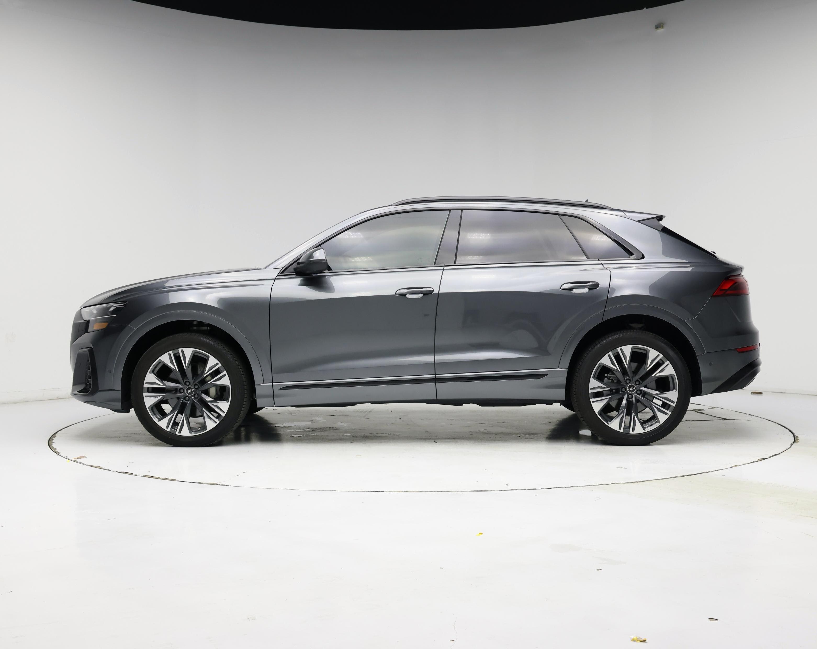 Thumbnail: 2024 Audi Q8 - 3