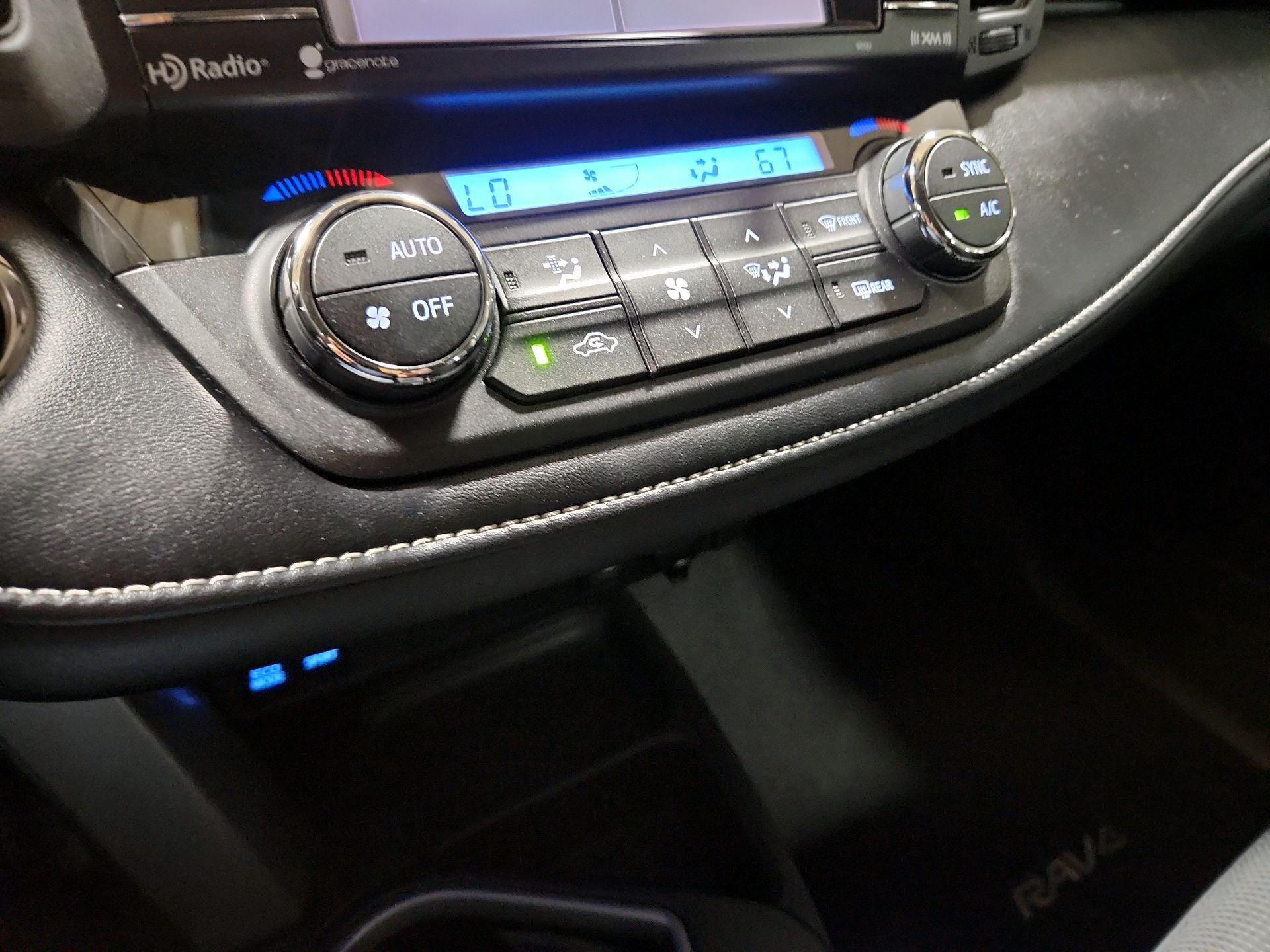 Thumbnail: 2018 Toyota RAV4 - 14