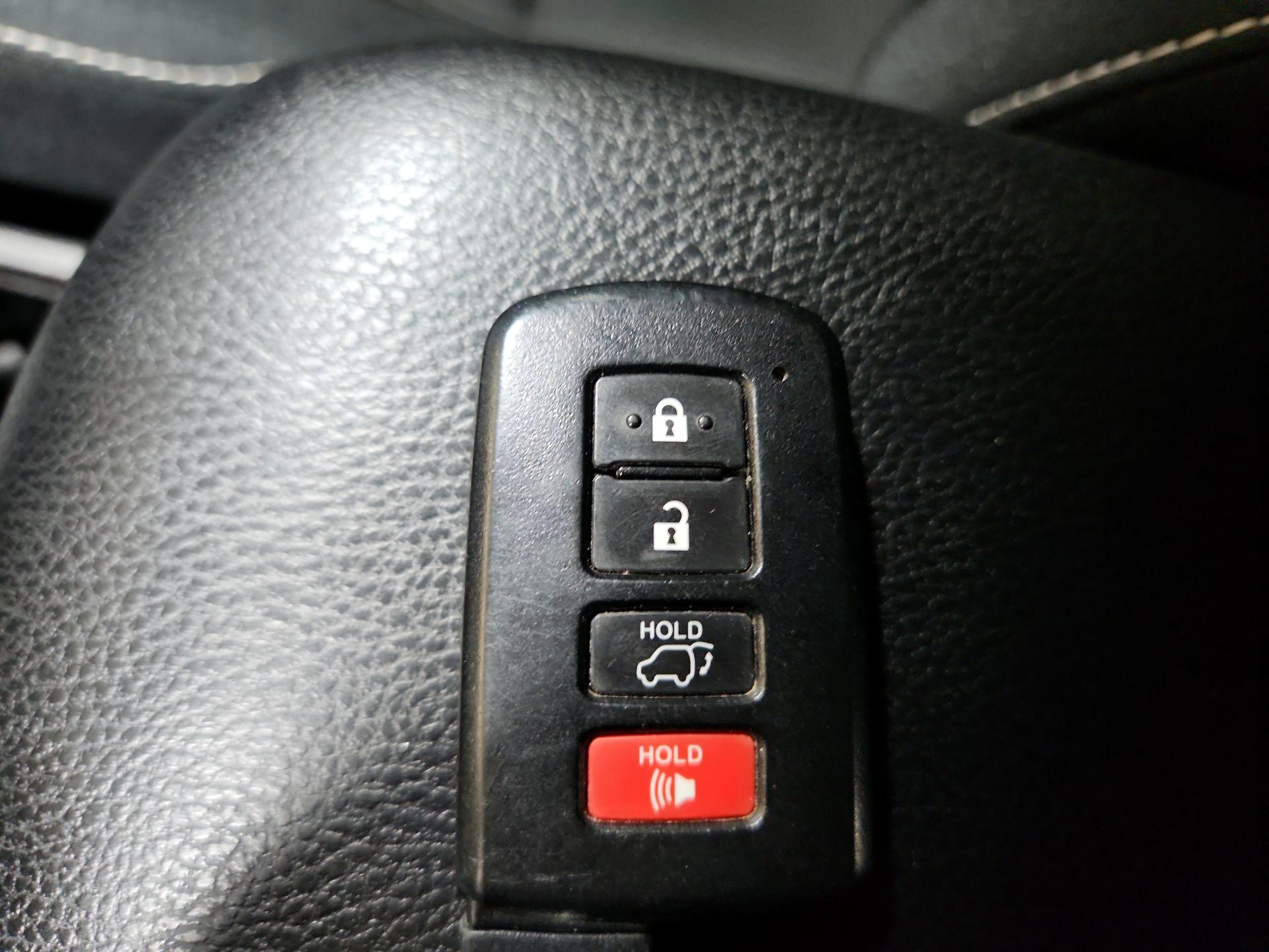 Thumbnail: 2018 Toyota RAV4 - 18