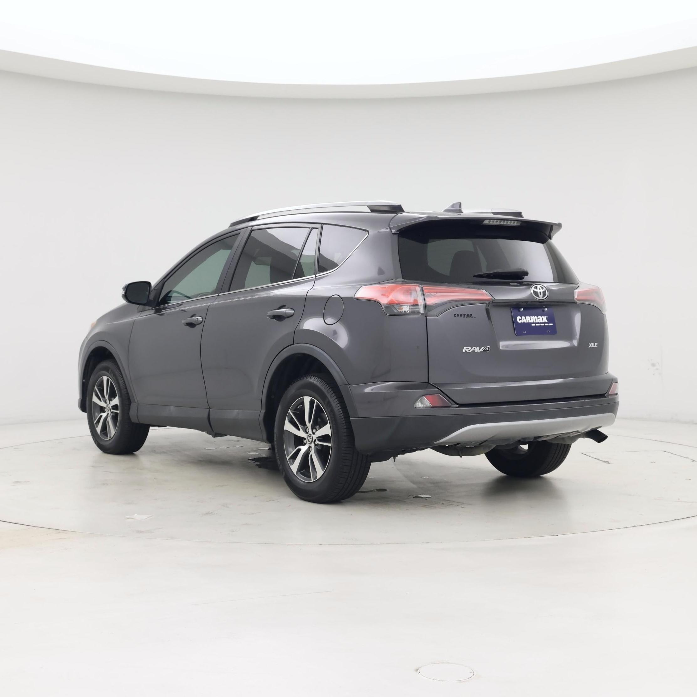 Thumbnail: 2018 Toyota RAV4 - 2