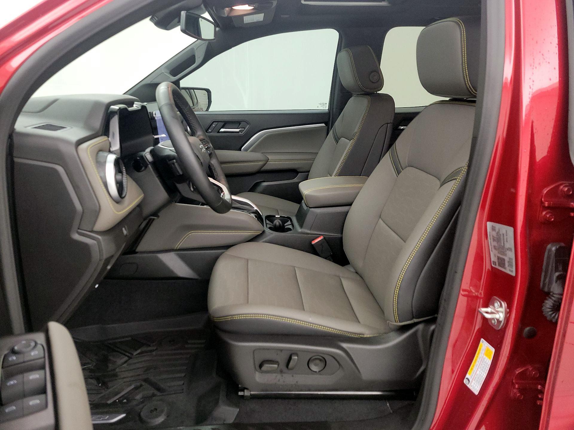 Thumbnail: 2025 Chevrolet Colorado - 11