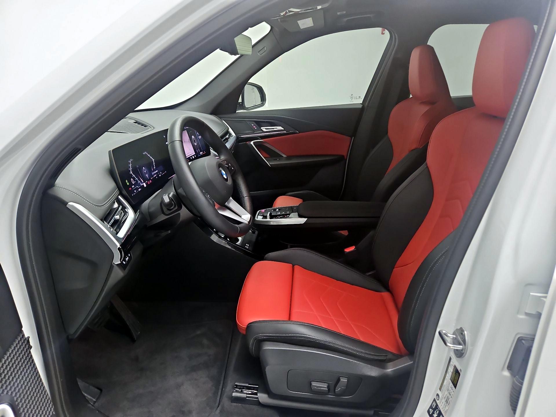 Thumbnail: 2025 BMW X1 - 11