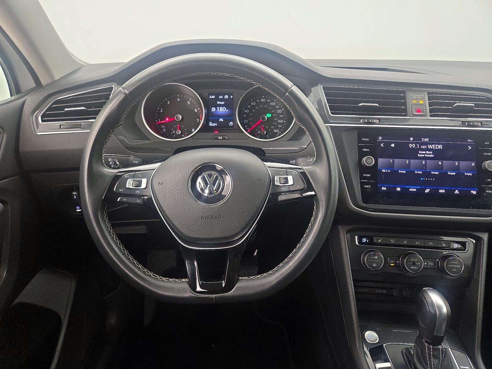 Thumbnail: 2021 Volkswagen Tiguan - 10
