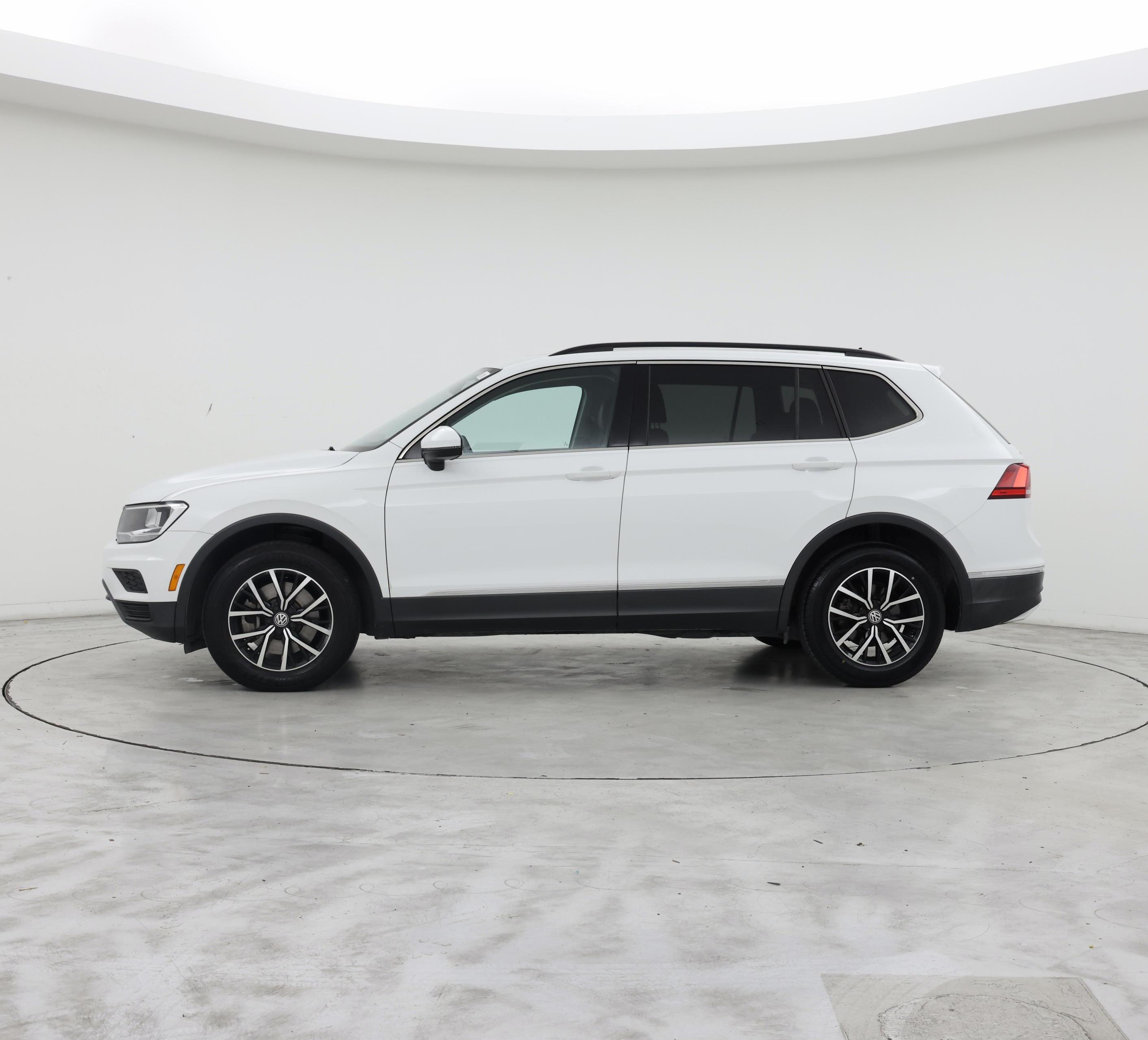 Thumbnail: 2021 Volkswagen Tiguan - 3