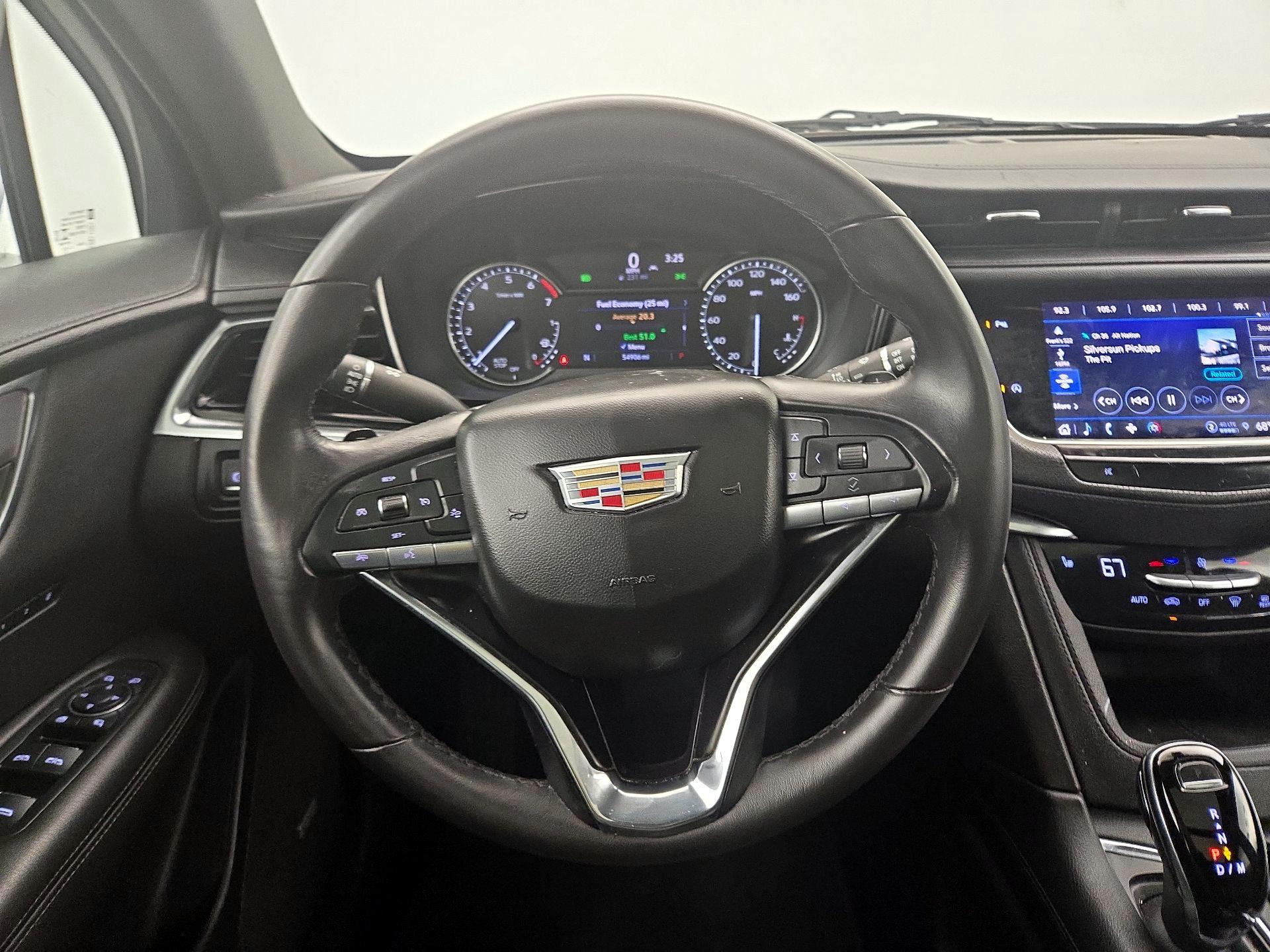 Thumbnail: 2022 Cadillac XT6 - 10