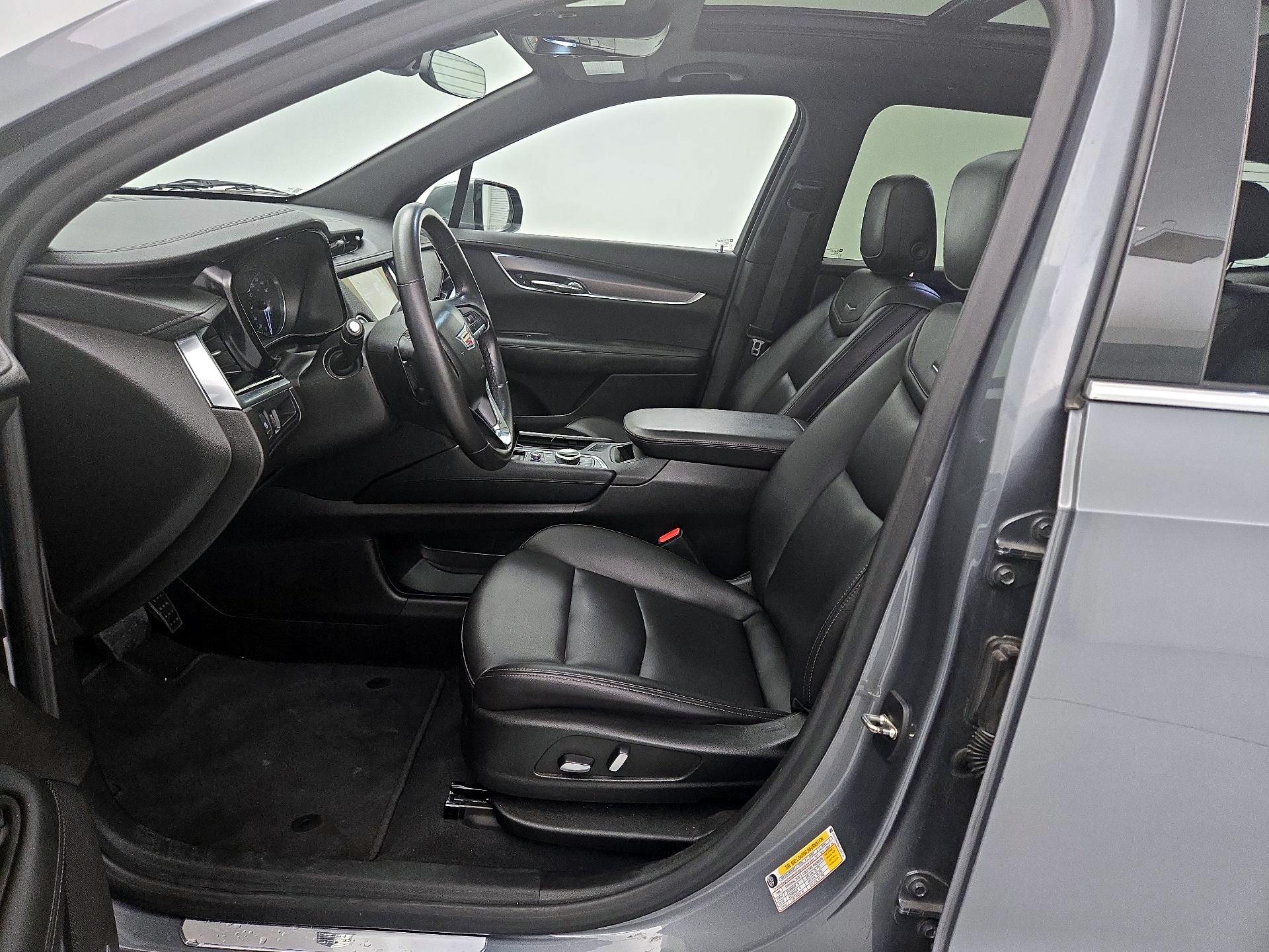 Thumbnail: 2022 Cadillac XT6 - 11