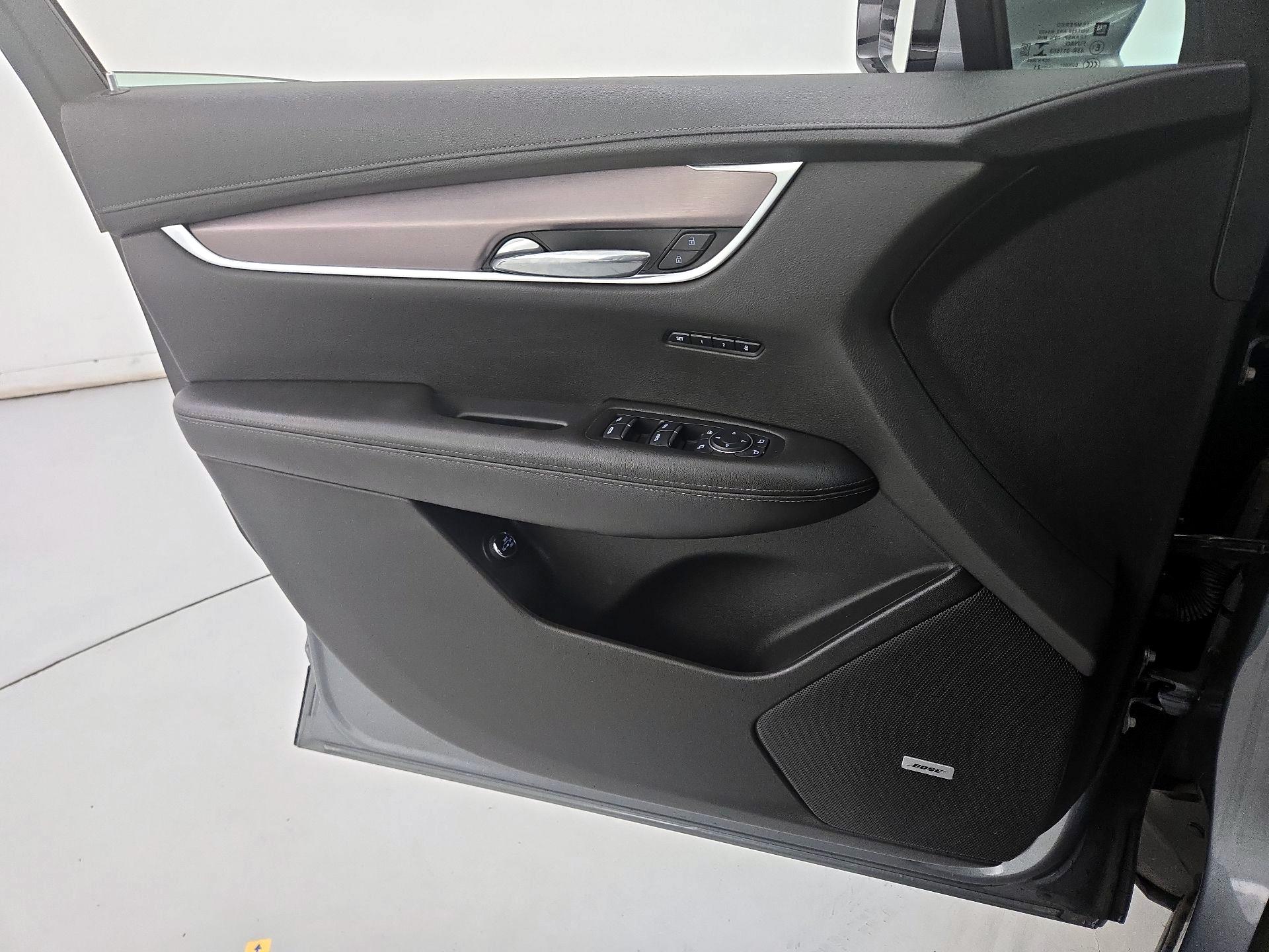 Thumbnail: 2022 Cadillac XT6 - 12