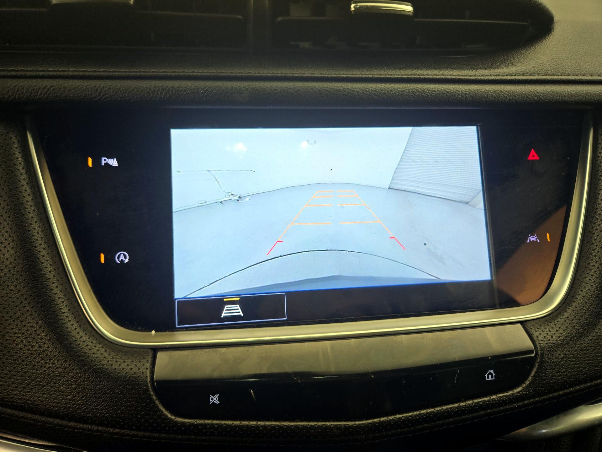 Thumbnail: 2022 Cadillac XT6 - 14