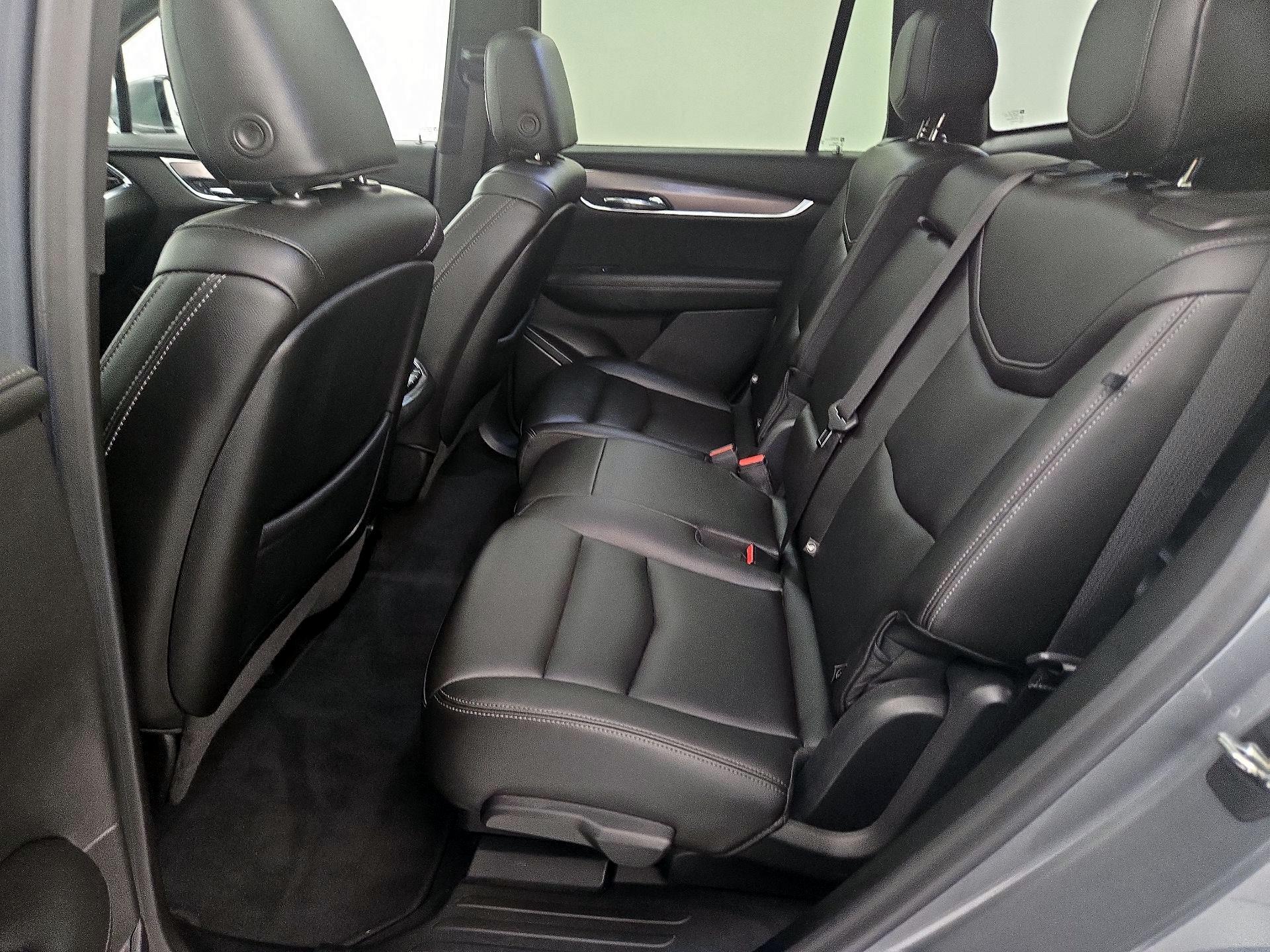 Thumbnail: 2022 Cadillac XT6 - 20