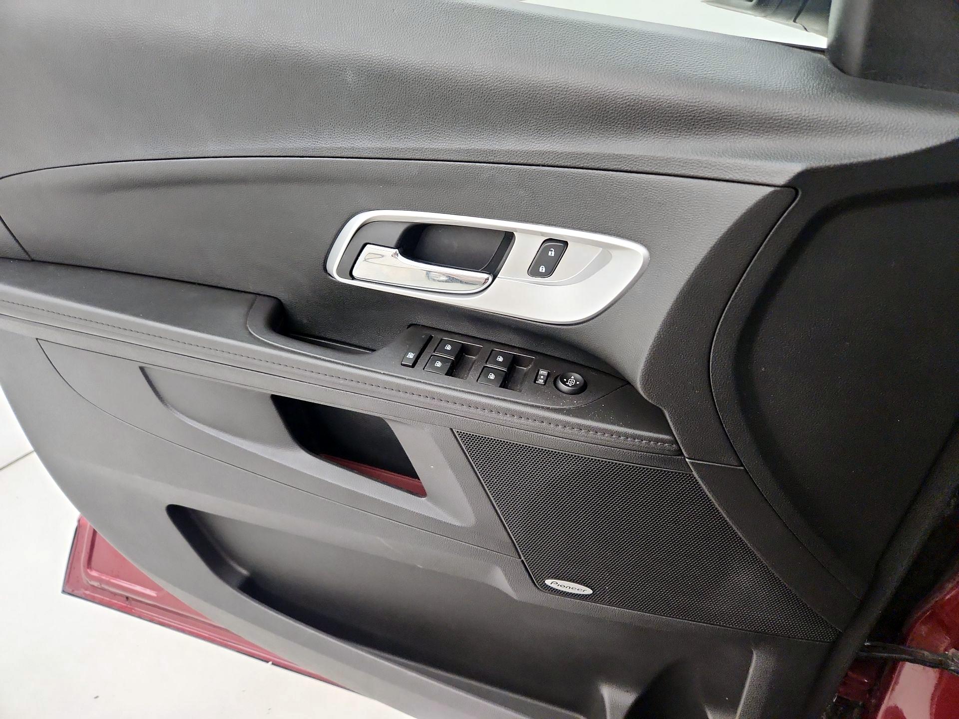 Thumbnail: 2016 Chevrolet Equinox - 10