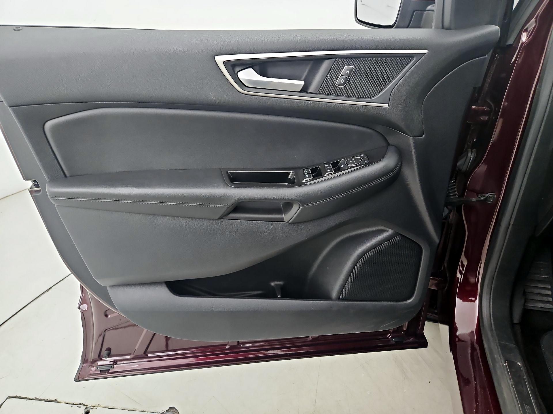 Thumbnail: 2018 Ford Edge - 12