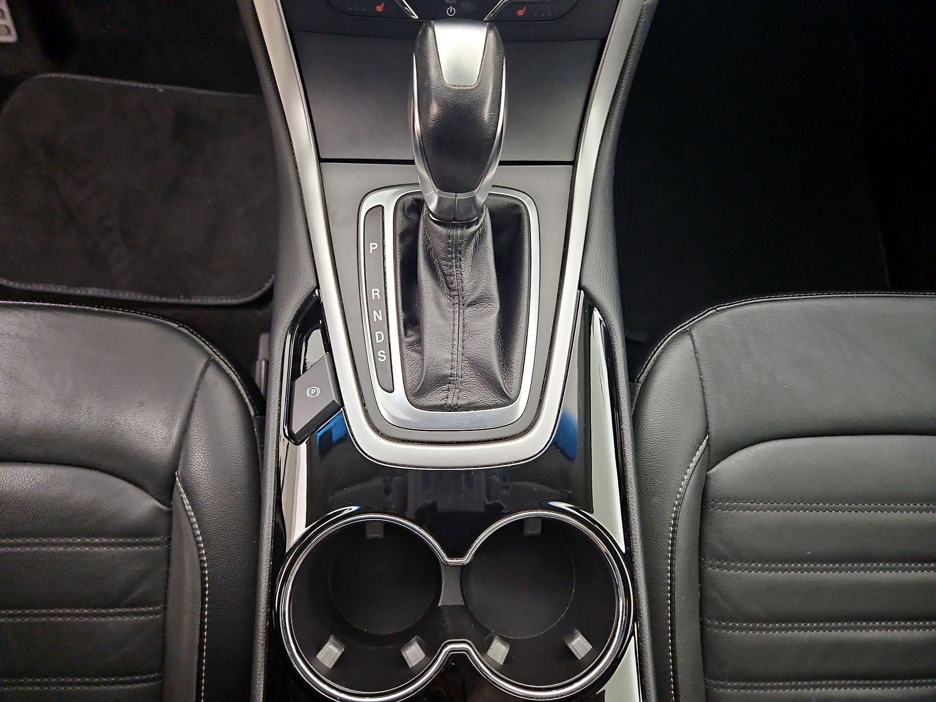 Thumbnail: 2018 Ford Edge - 18