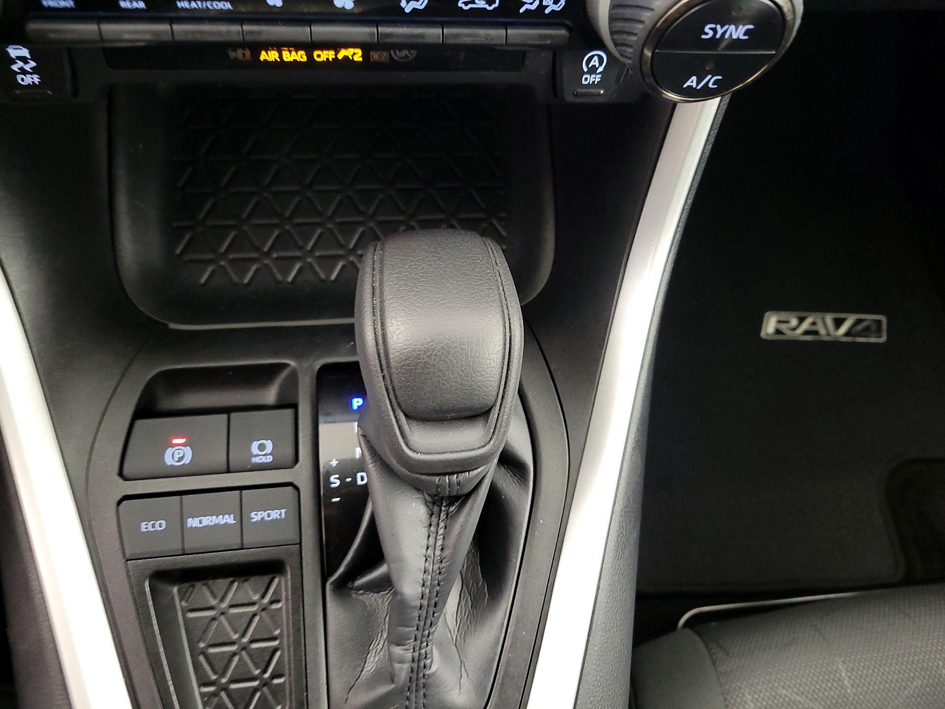 Thumbnail: 2024 Toyota RAV4 - 17