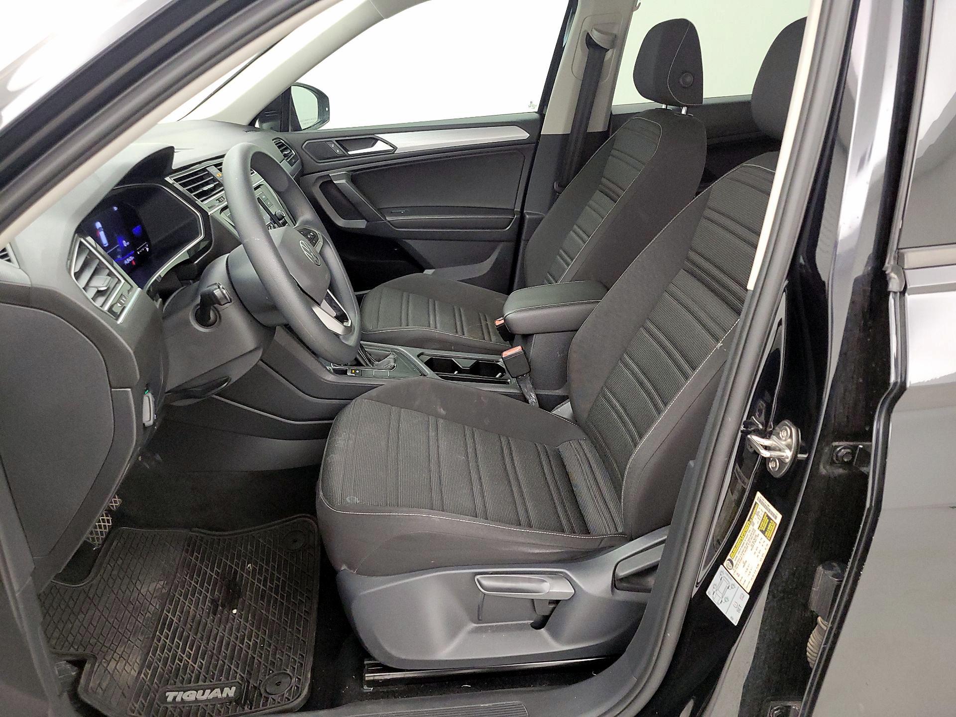 Thumbnail: 2022 Volkswagen Tiguan - 11