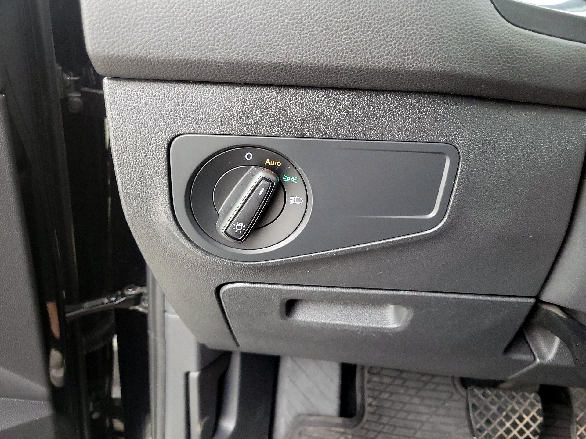 Thumbnail: 2022 Volkswagen Tiguan - 13