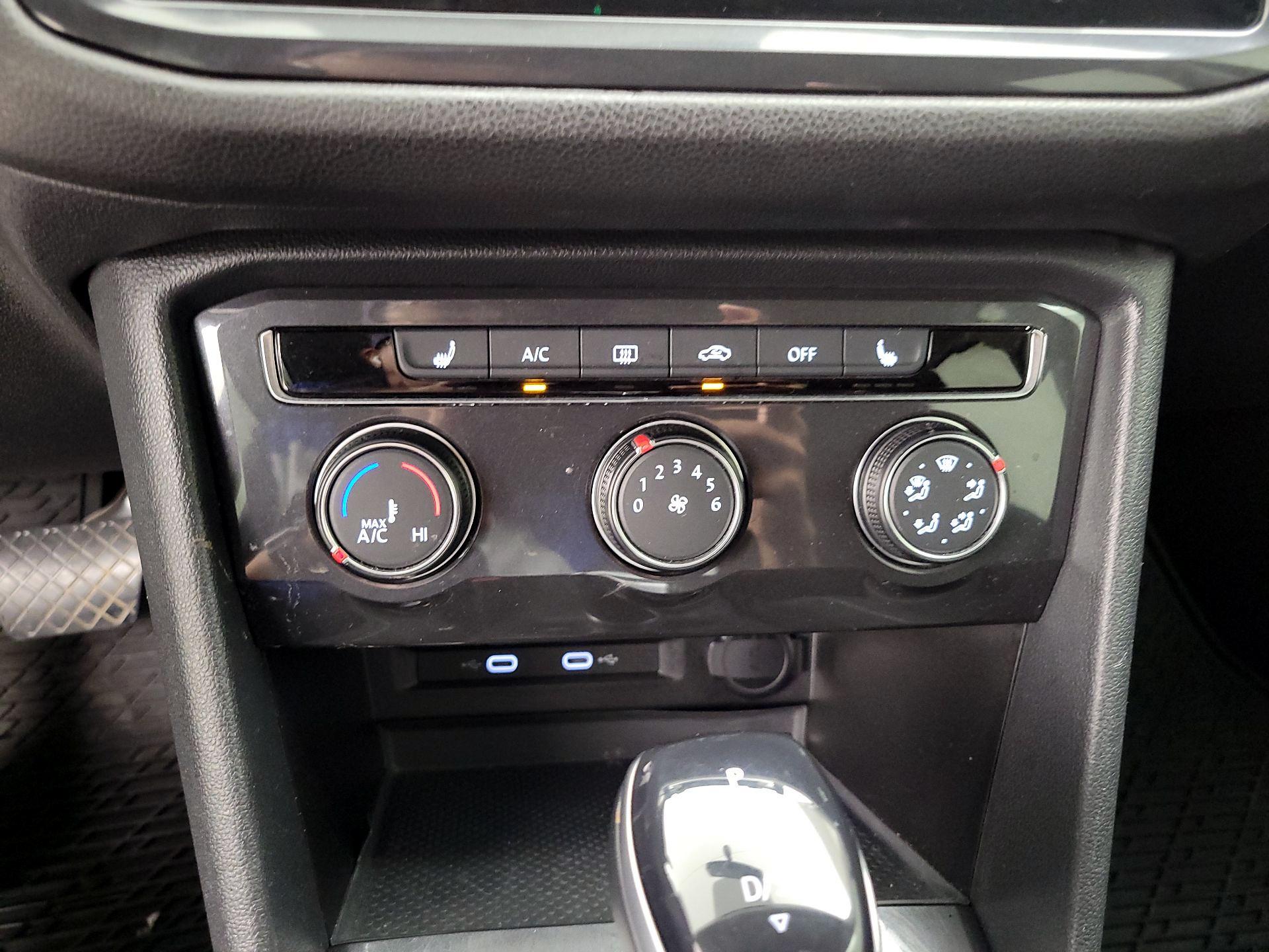 Thumbnail: 2022 Volkswagen Tiguan - 16