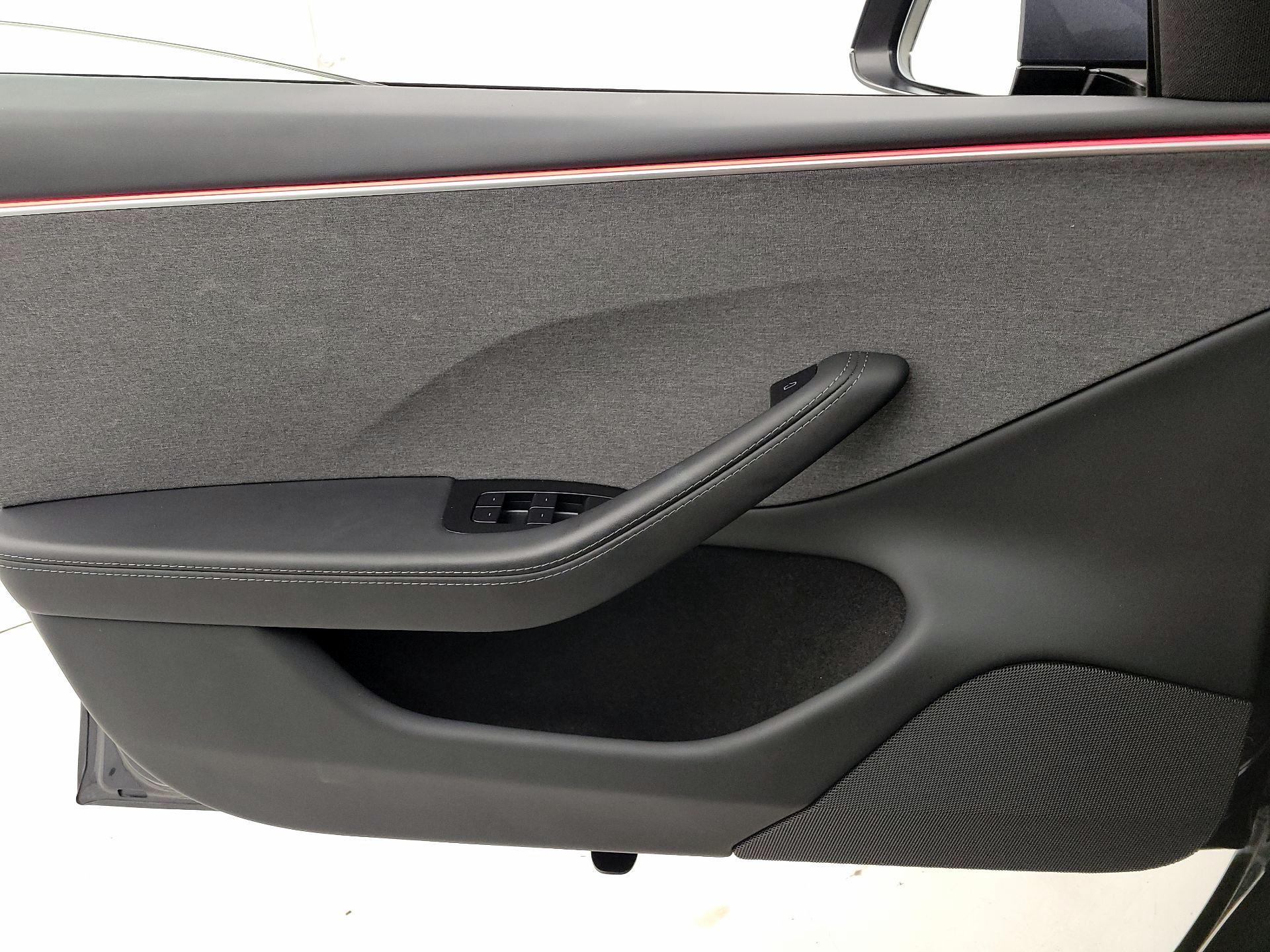 Thumbnail: 2025 Tesla Model 3 - 12