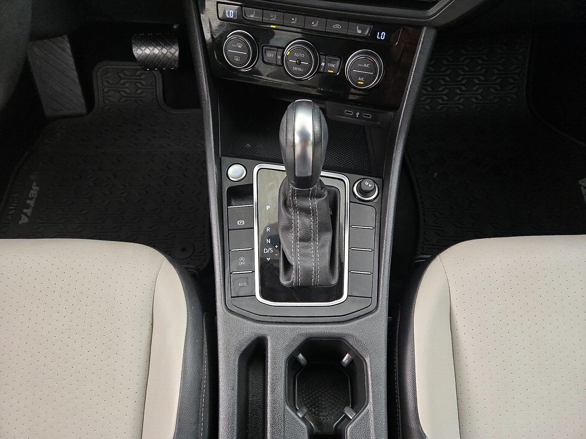 Thumbnail: 2020 Volkswagen Jetta - 17