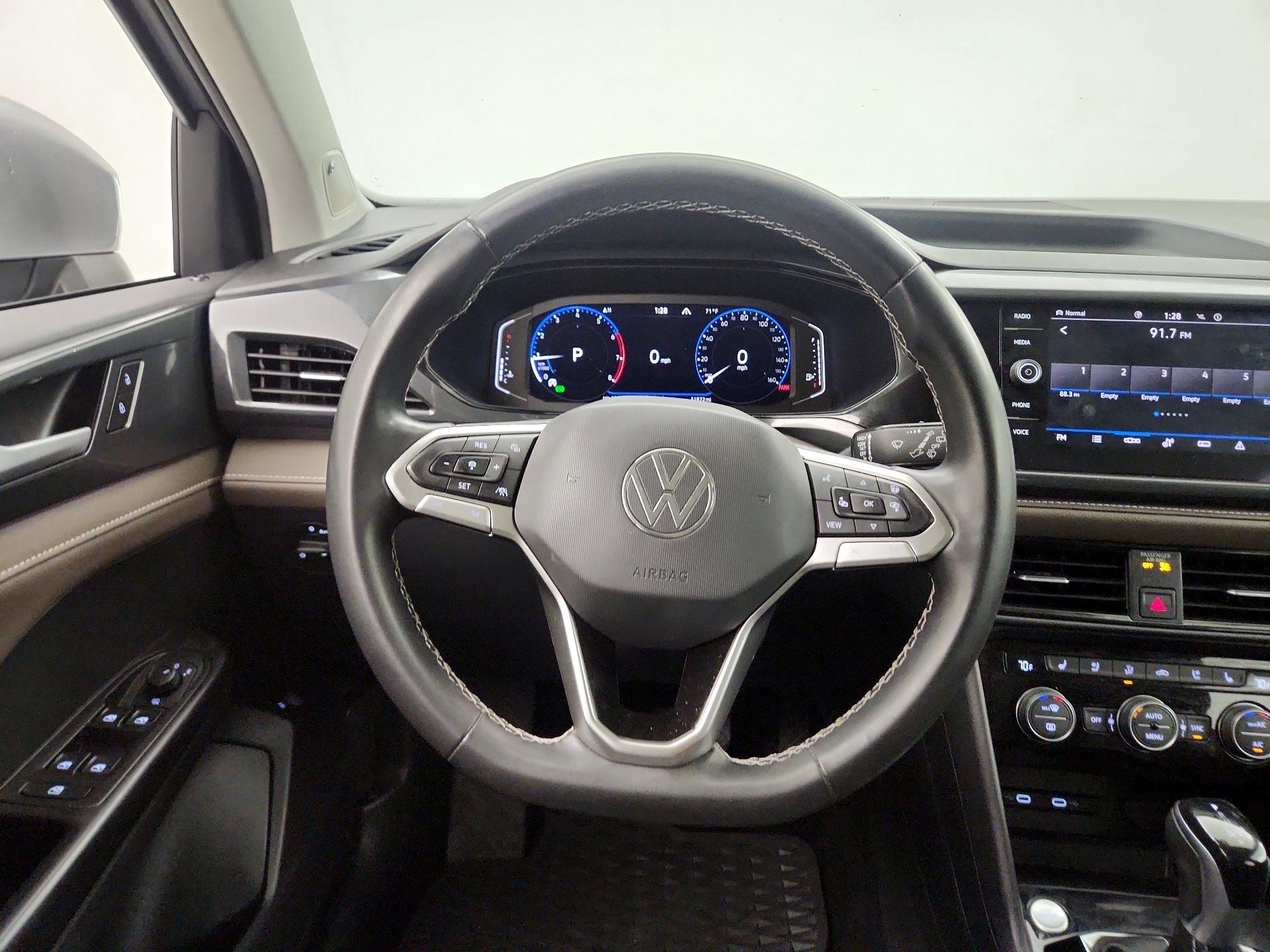 Thumbnail: 2022 Volkswagen Taos - 10