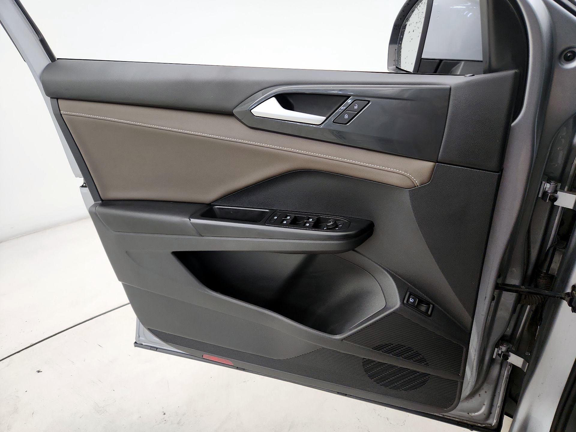 Thumbnail: 2022 Volkswagen Taos - 12