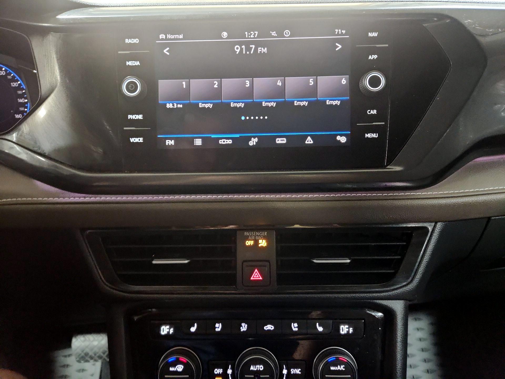 Thumbnail: 2022 Volkswagen Taos - 13