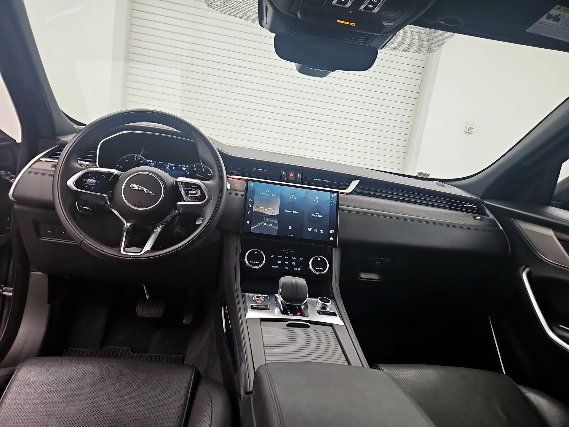 Thumbnail: 2023 Jaguar F-Pace - 9