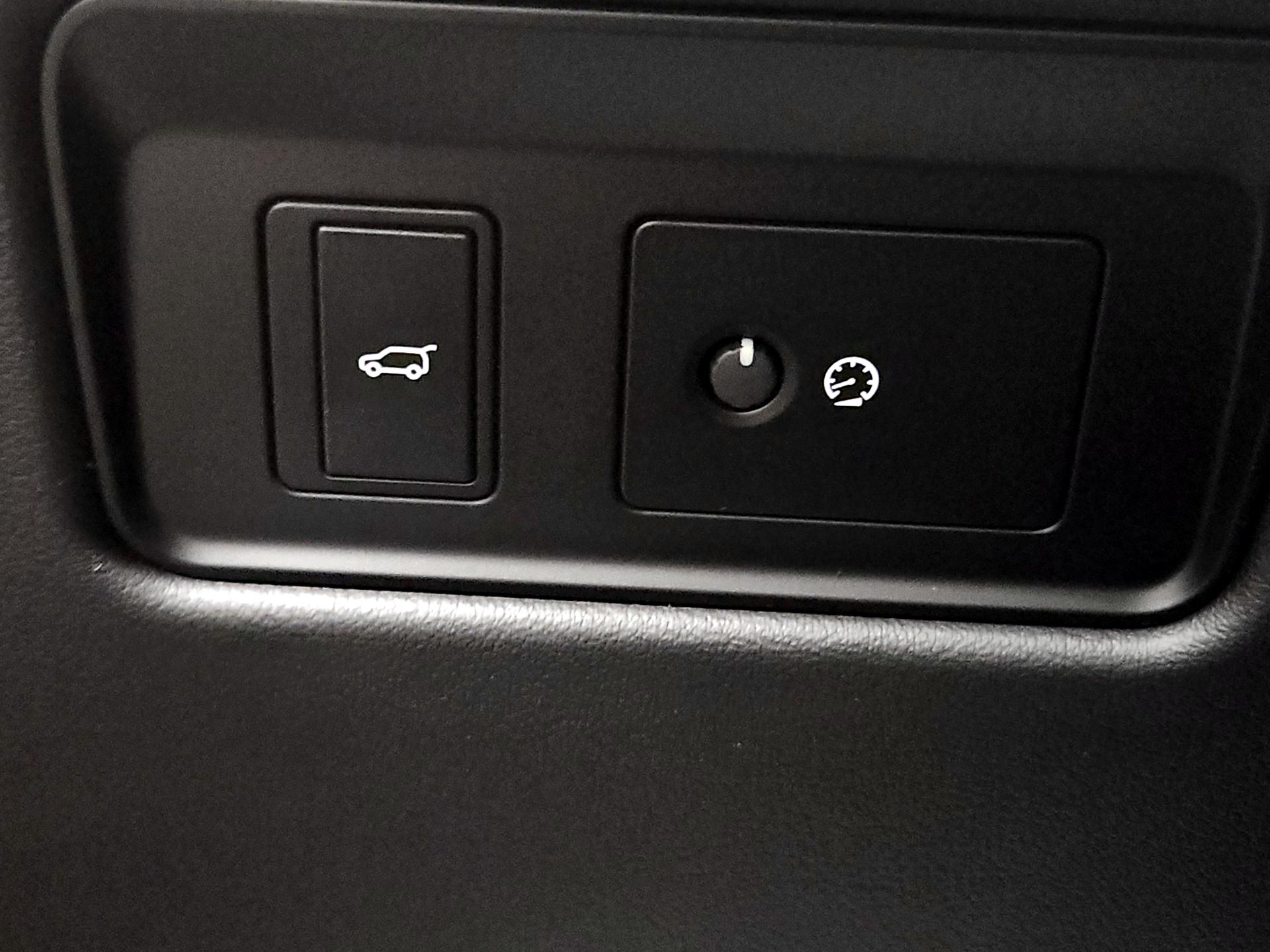 Thumbnail: 2023 Jaguar F-Pace - 13